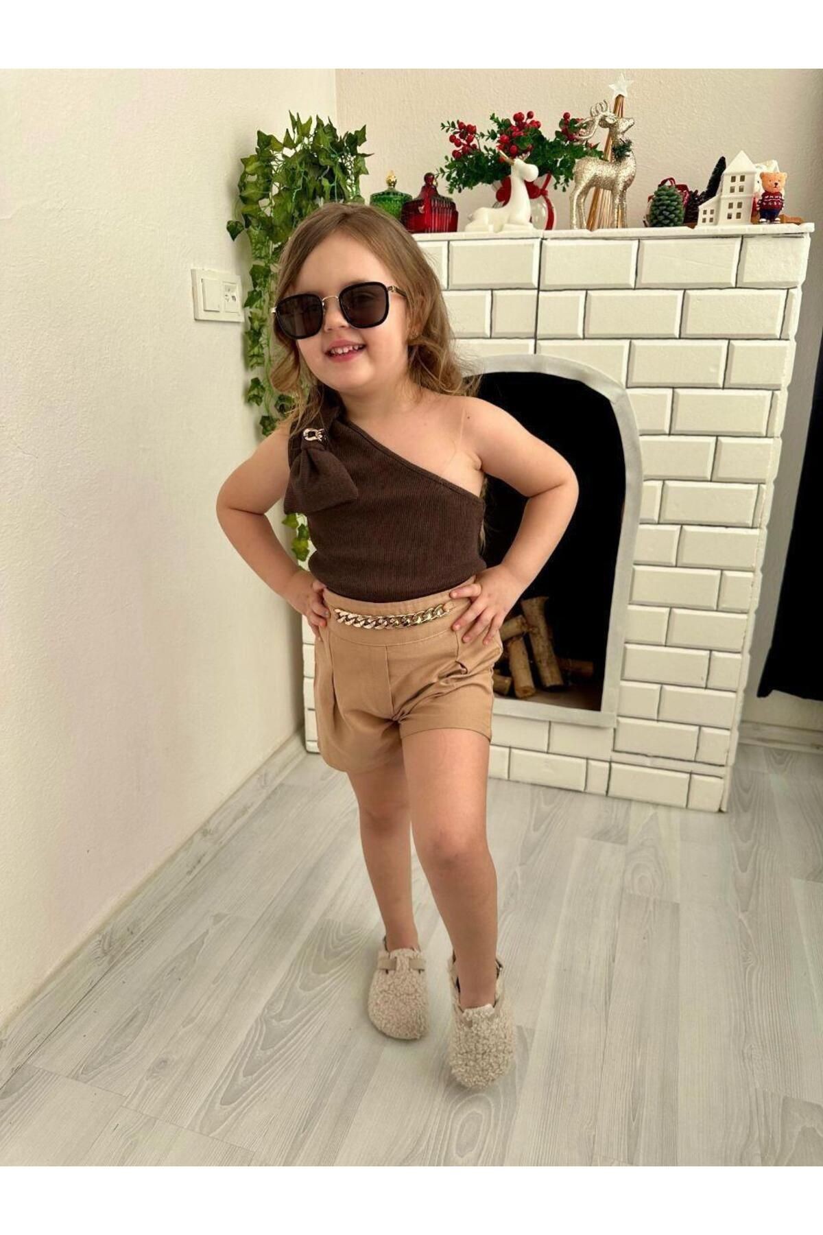 Fiyonk Detay Tek Kollu Şort Takım