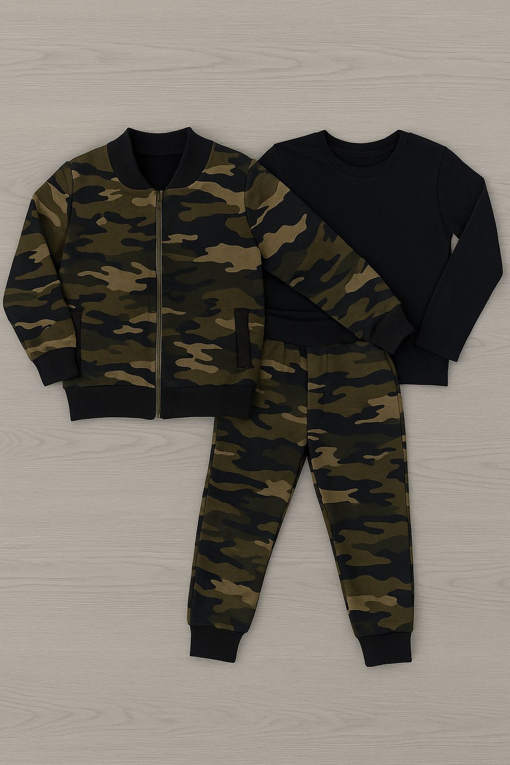 Erkek Çocuk Kamuflaj Desenli 3’lü Kombin – Bomber Ceket, Sweatshirt & Eşofman Altı (2-10 Yaş) - 31454