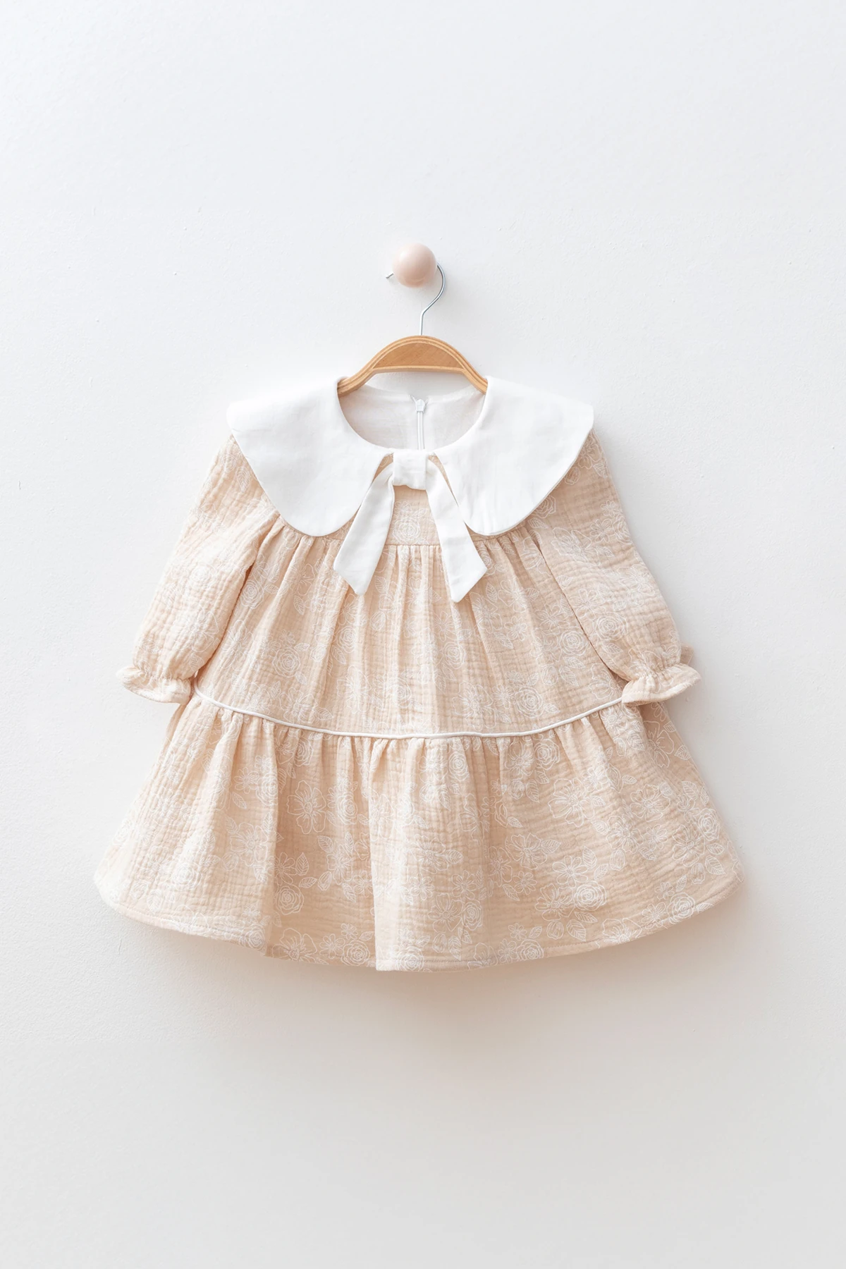 Leah Kız Bebek Çocuk Çiçek Baskı Detaylı Büyük Yakalı Astarlı Müslin Elbise - Bej