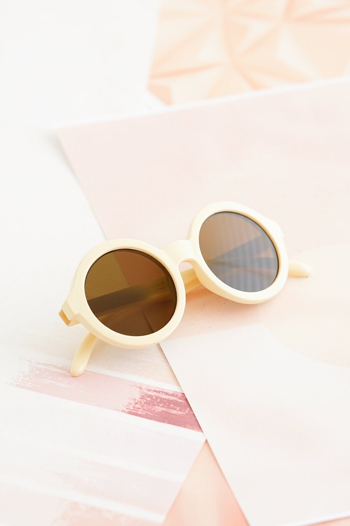 Soho Unisex Çocuk Uv400 Korumalı Iskandinav Güneş Gözlüğü Ve Saklama Kabı 1-4 Yaş Için (Açık Sarı)