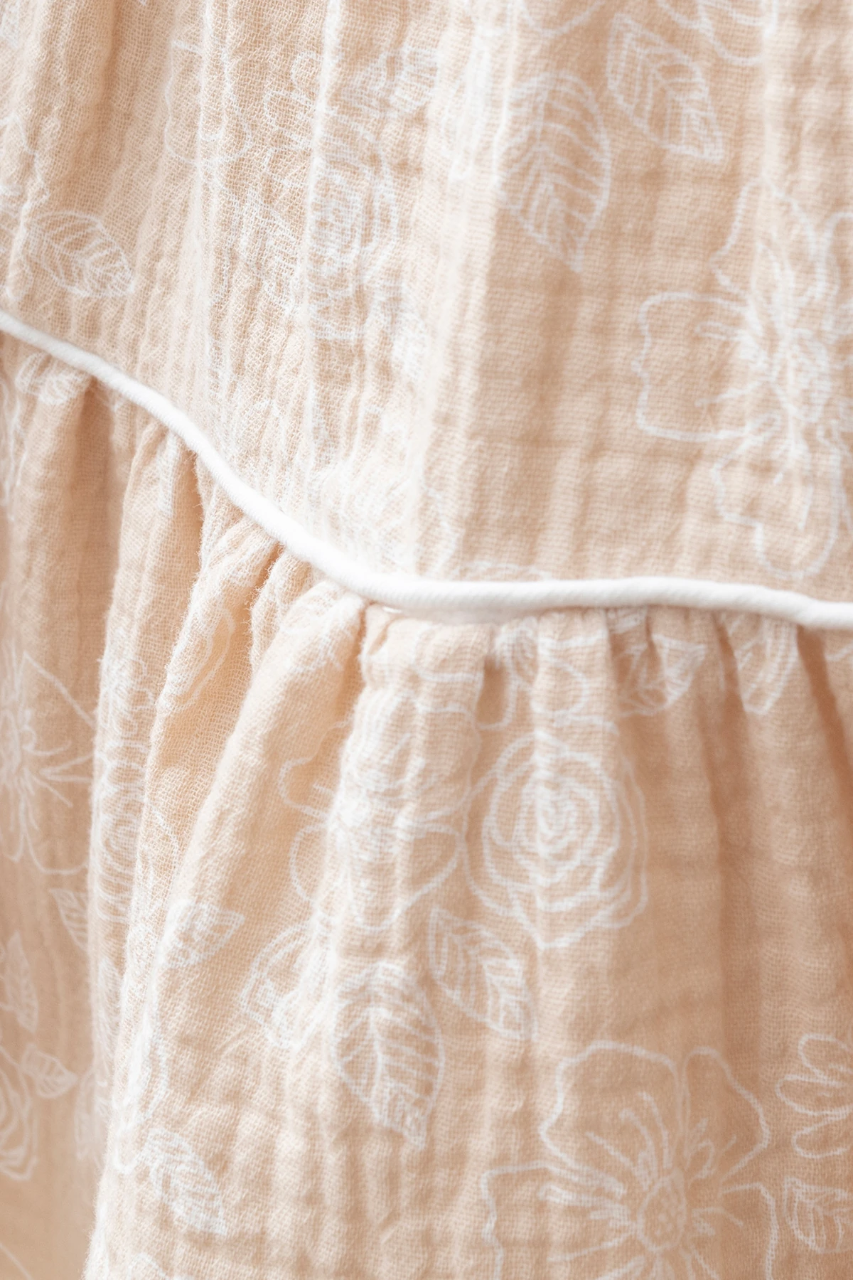 Leah Kız Bebek Çocuk Çiçek Baskı Detaylı Büyük Yakalı Astarlı Müslin Elbise - Bej