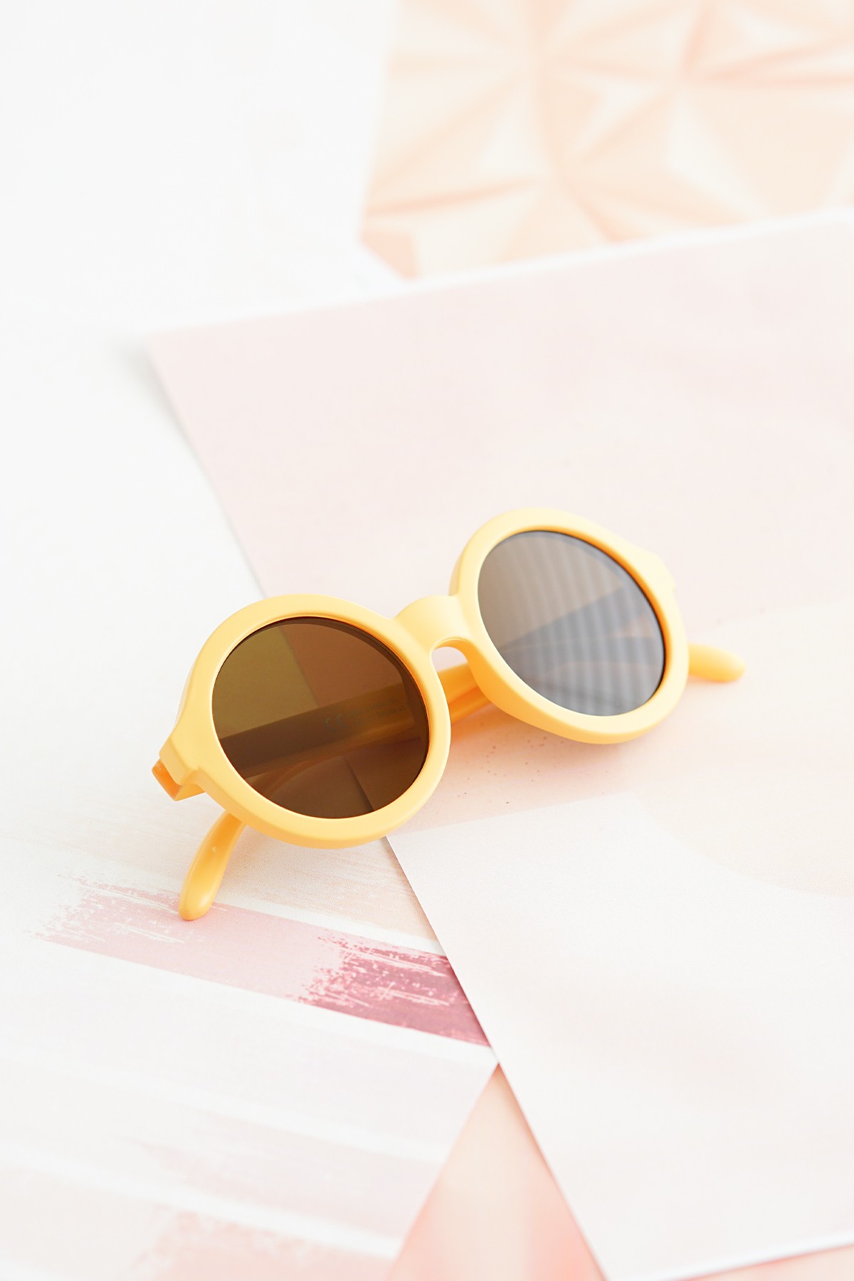 Soho Unisex Bebek Çocuk UV400 Korumalı İskandinav Güneş Gözlüğü ve Saklama Kabı 1-4 Yaş (Sarı)