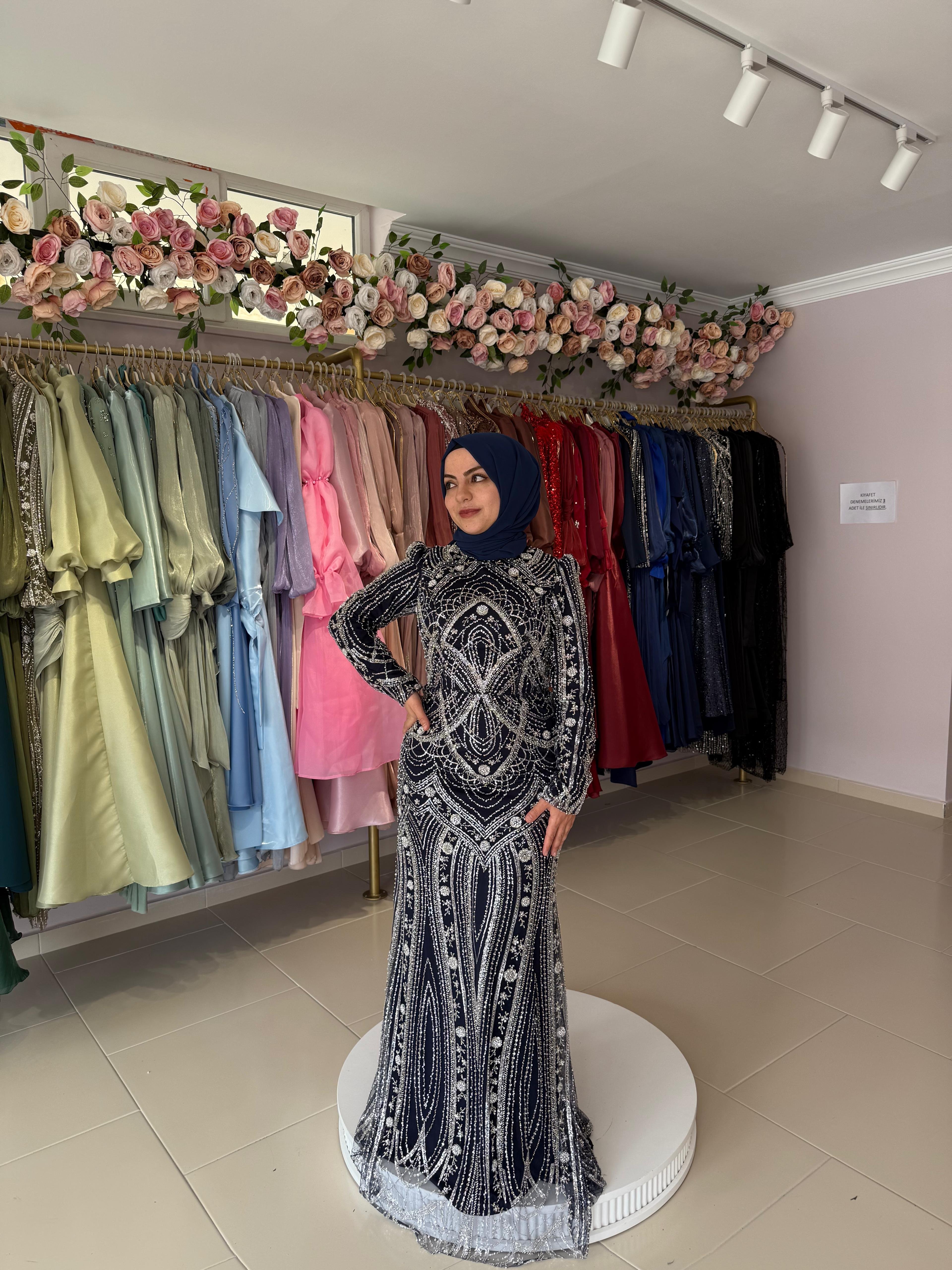 İşlemeli Balık Model Abiye - lacivert
