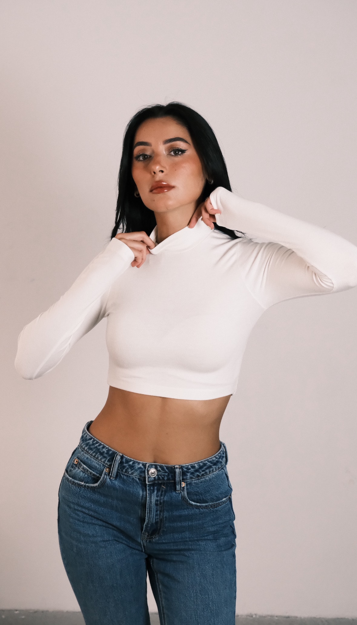 LS - Beyaz Boğazlı Crop Basic