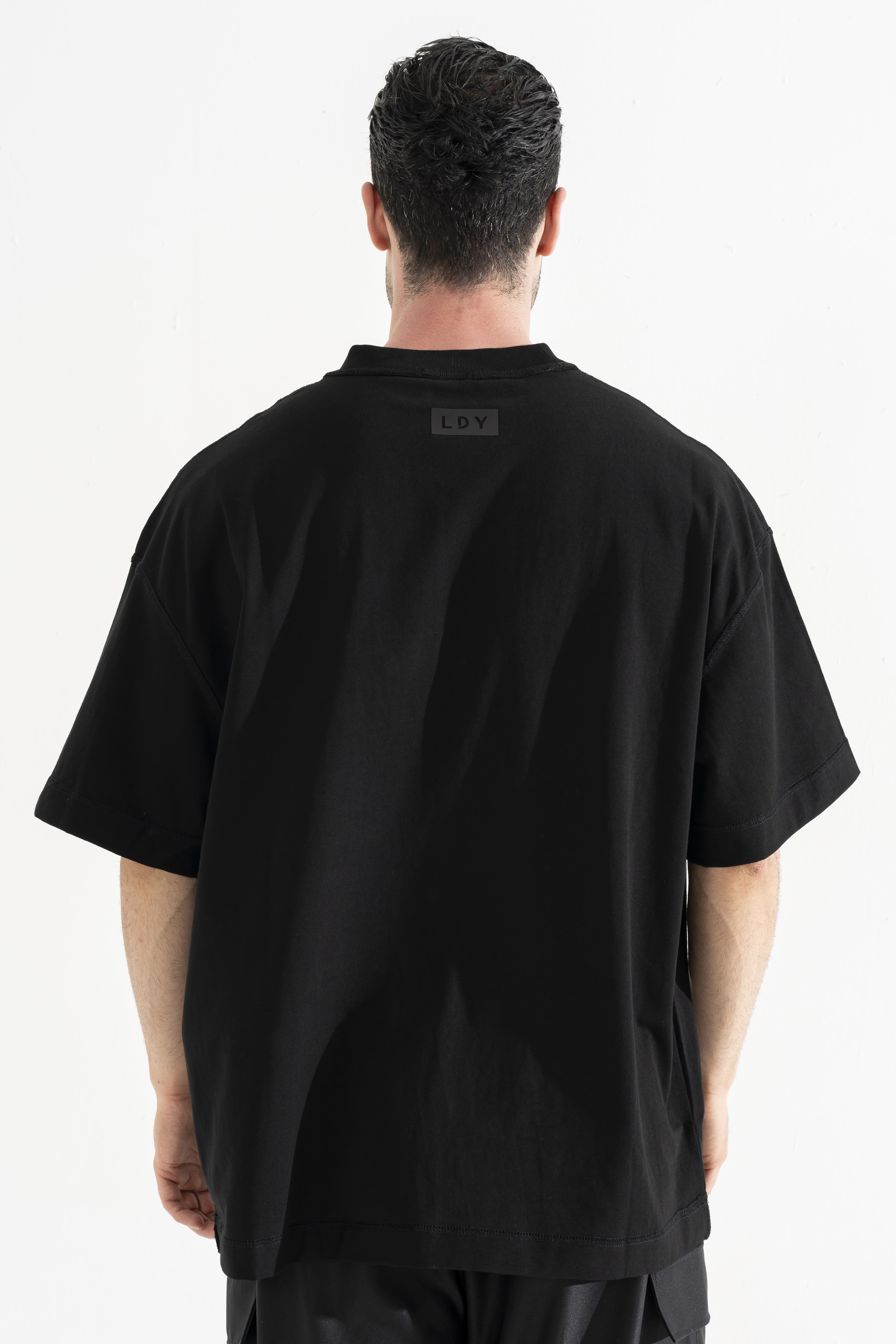 Ters Dikişli Siyah T-Shirt