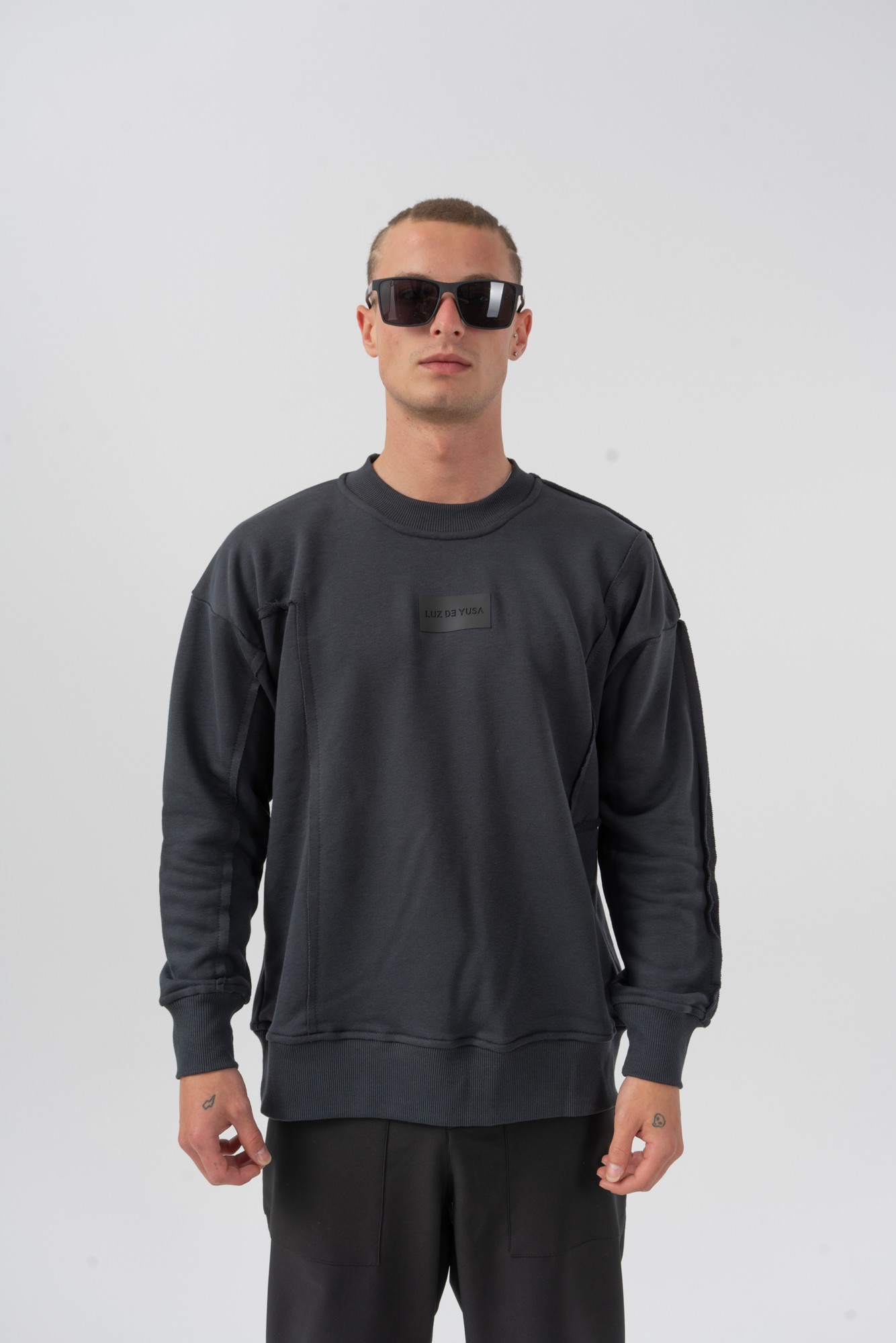 Sweatshirt 001