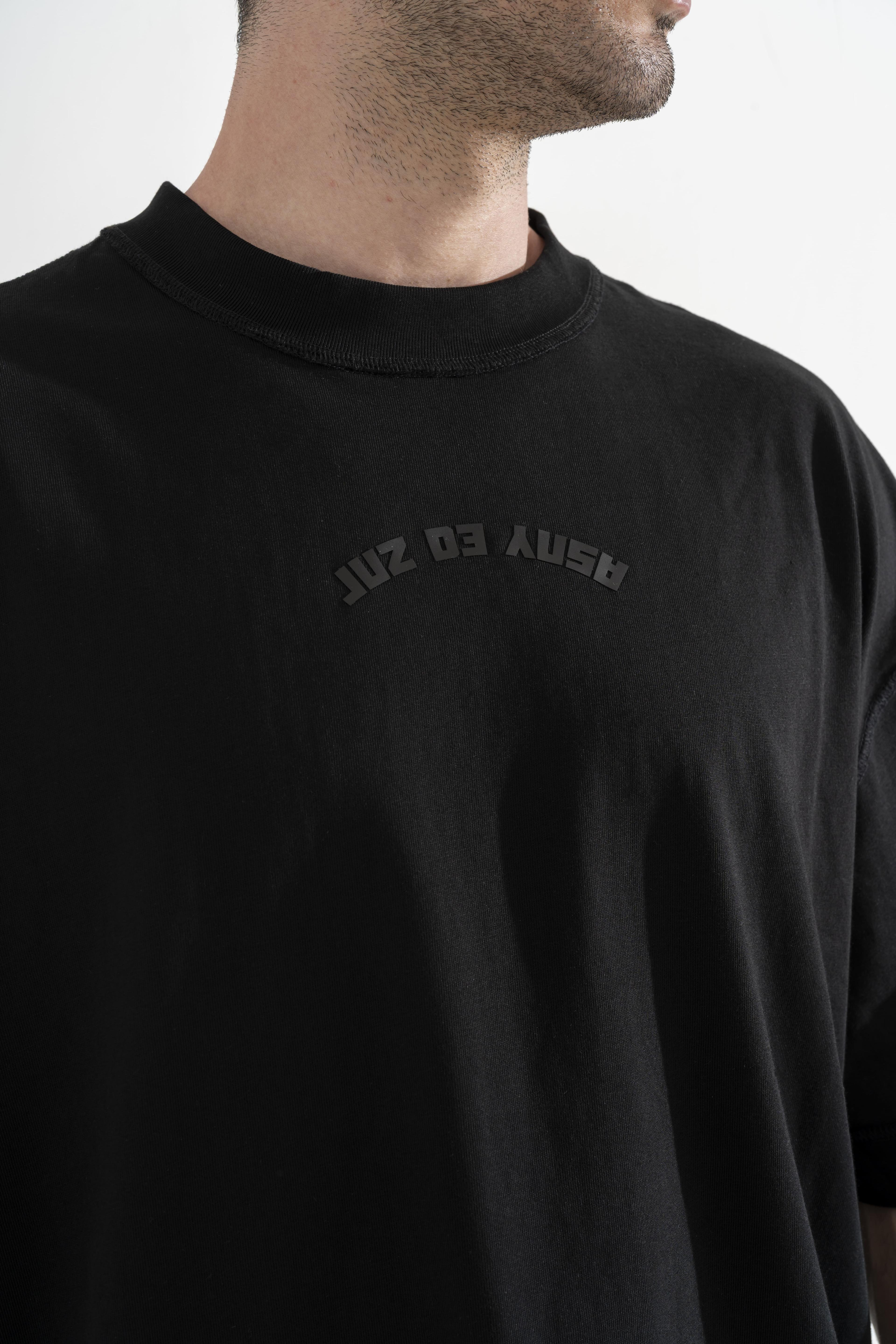 Ters Dikişli Siyah T-Shirt