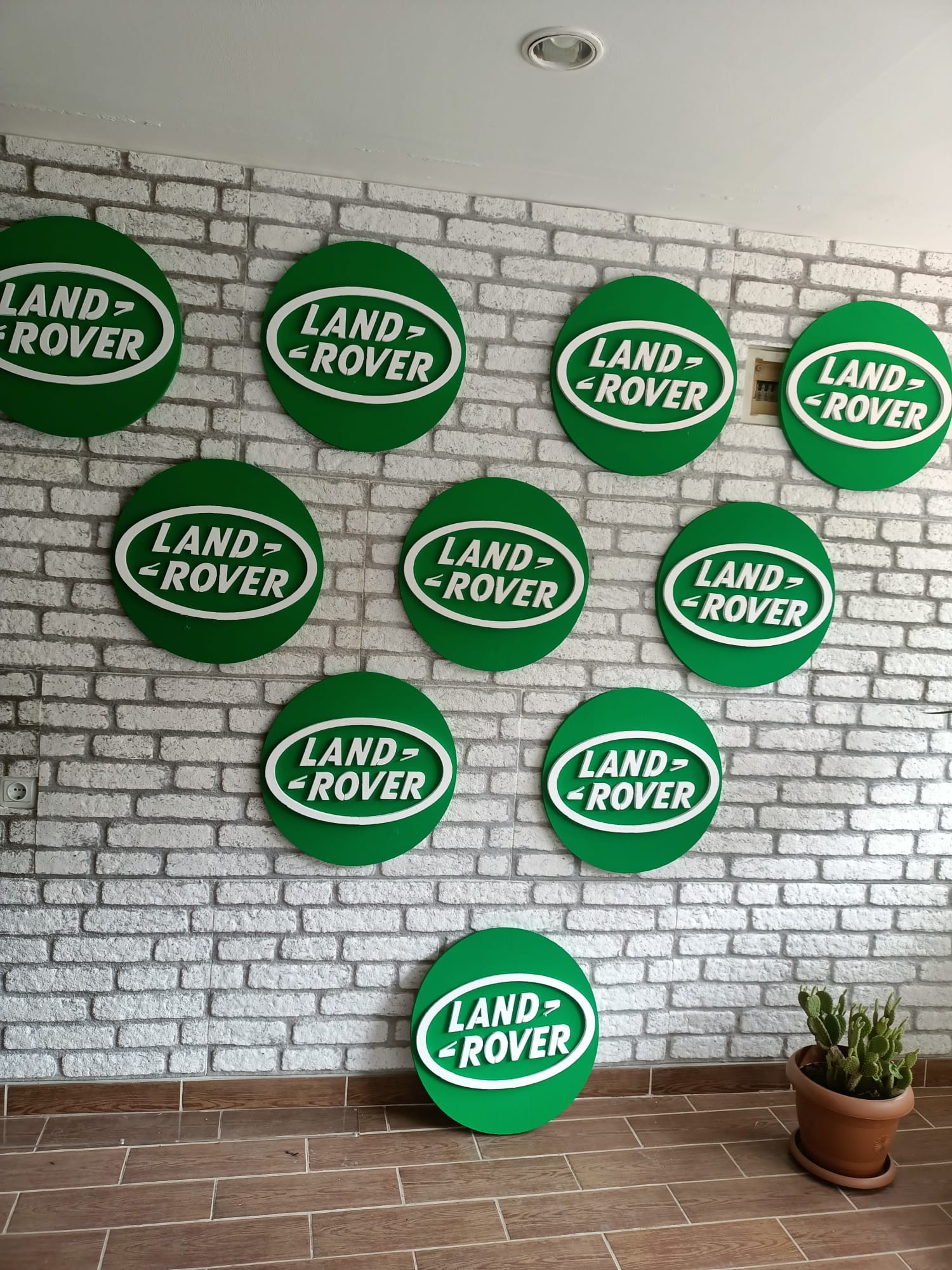 LAND ROVER KÖPÜK LOGO