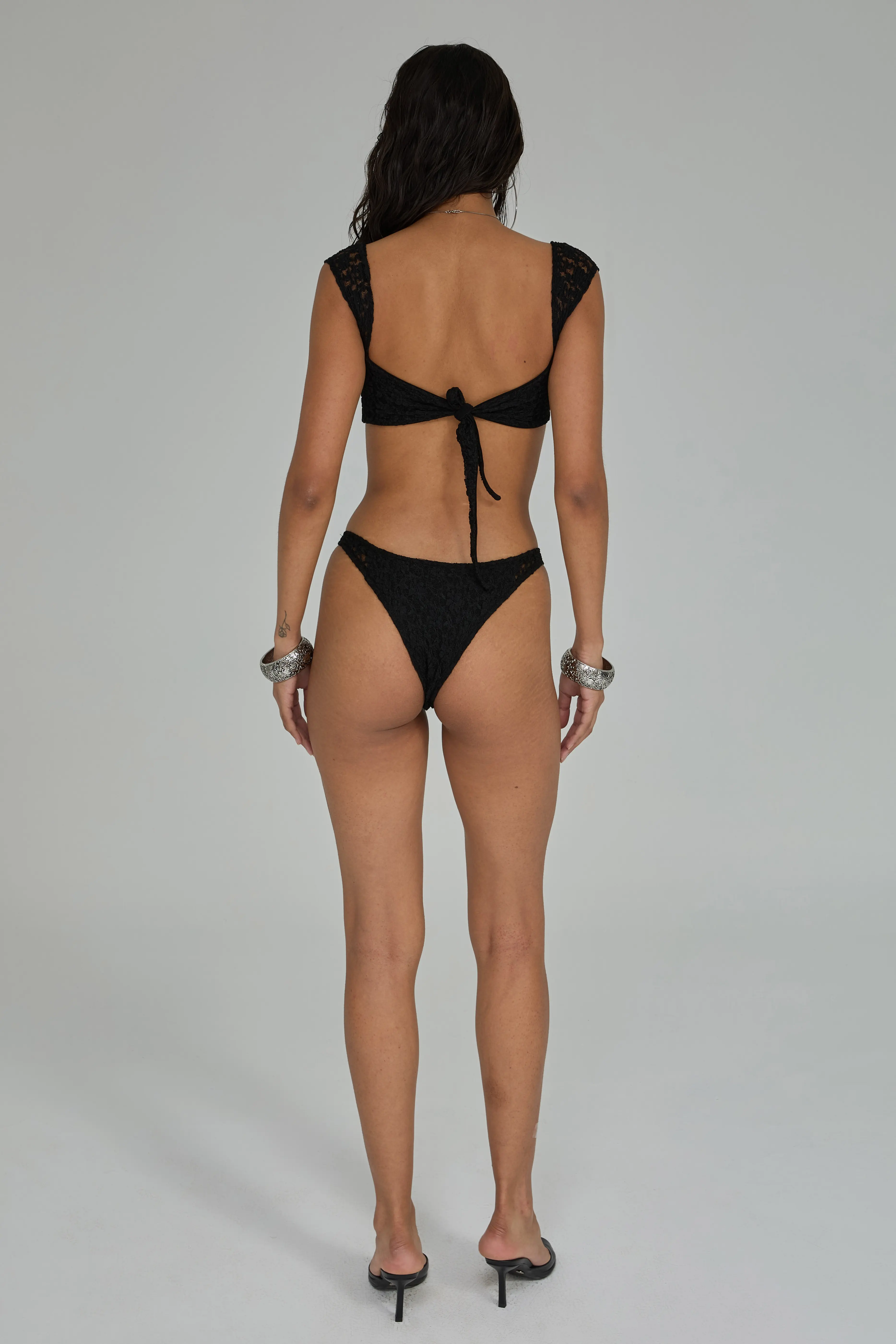 LE VIE SİYAH BİKİNİ ÜSTÜ