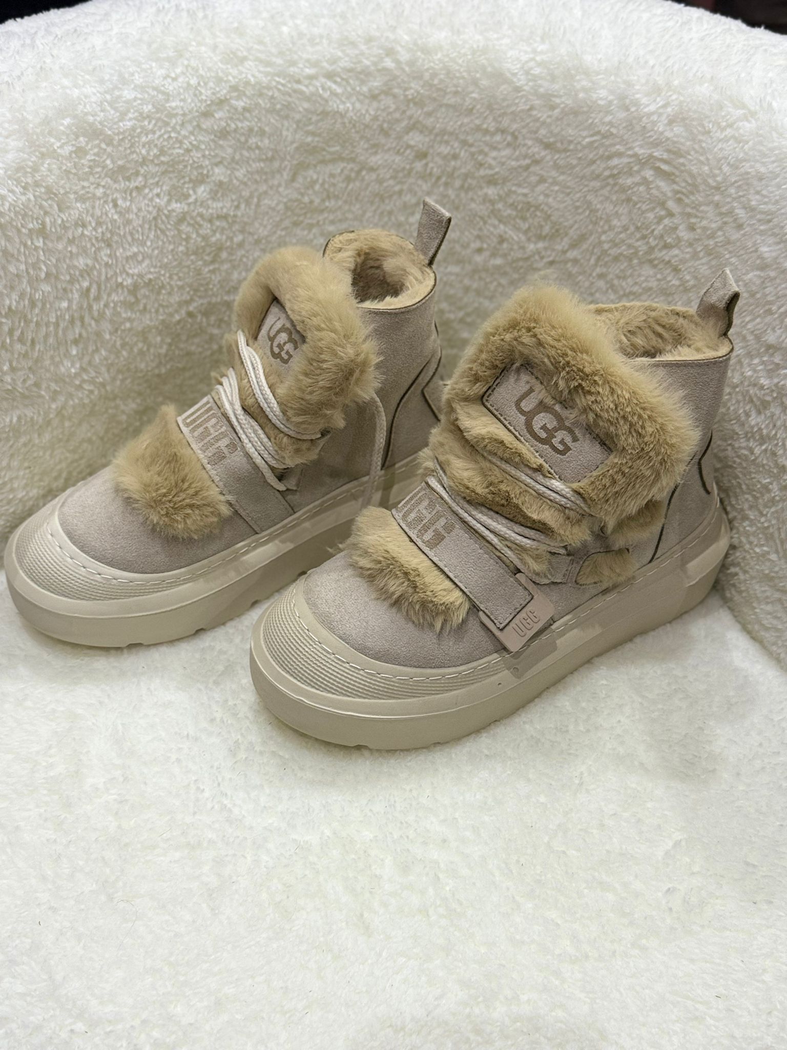 RA8020 Kürklü Krem Bot