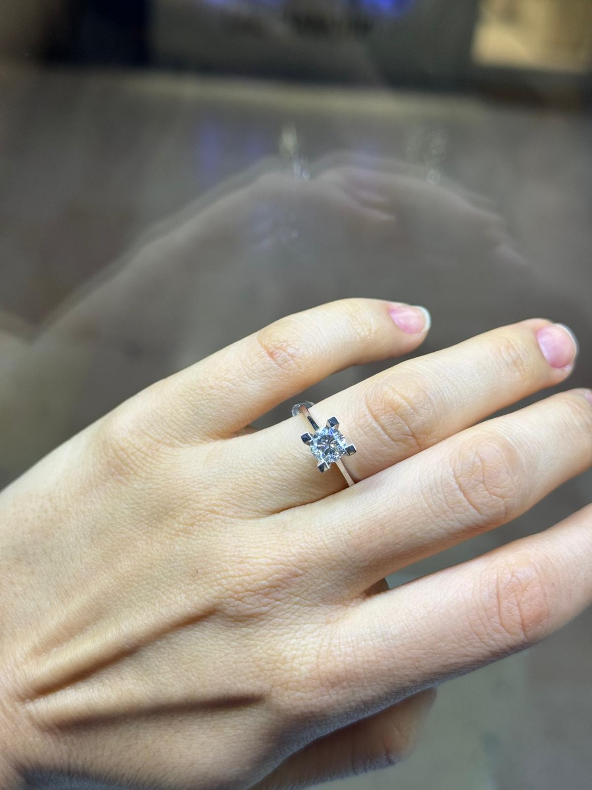 0.97 Karat H/SI Tektaş Pırlanta Yüzük 