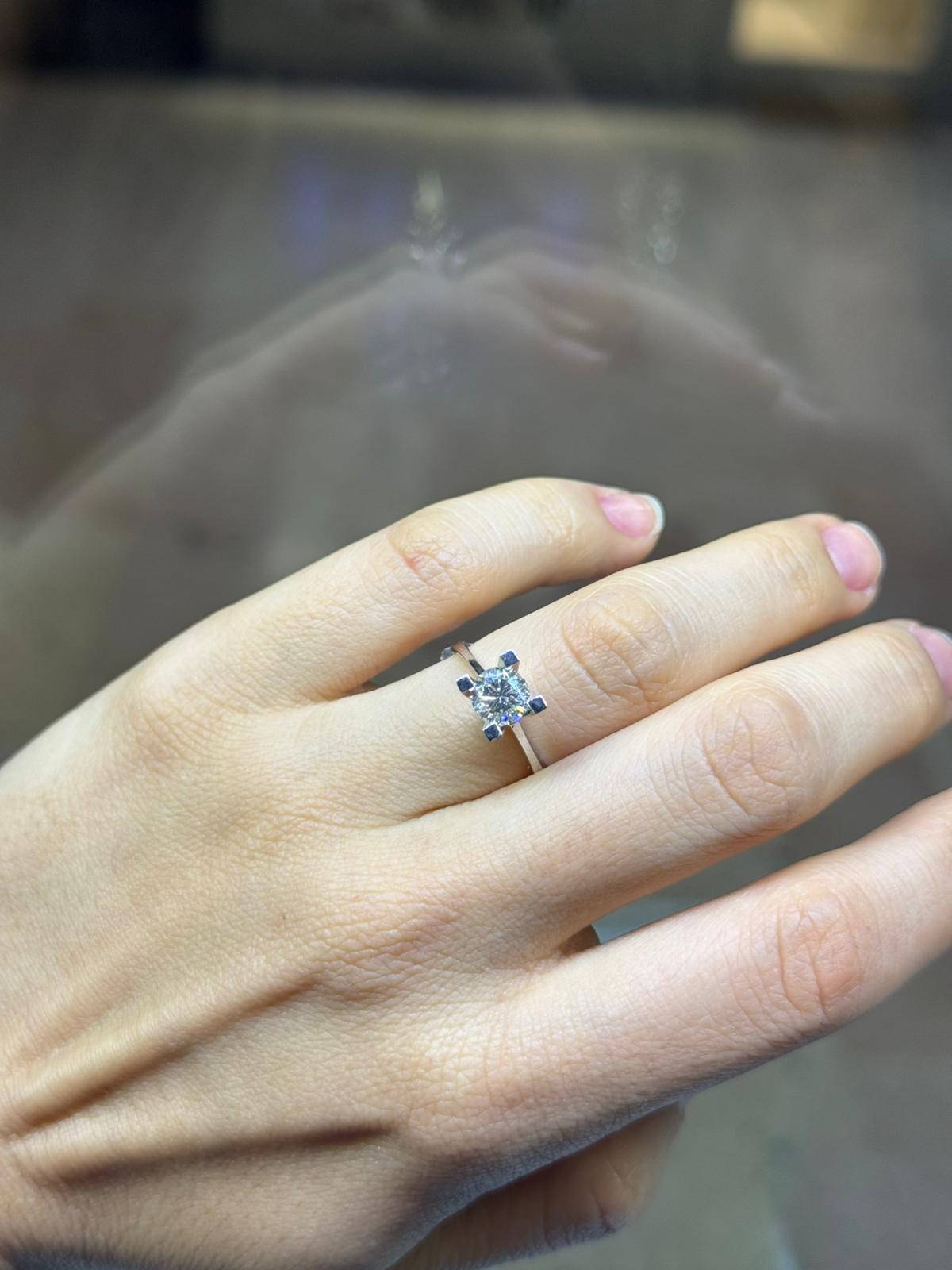 0.97 Karat H/SI Tektaş Pırlanta Yüzük 