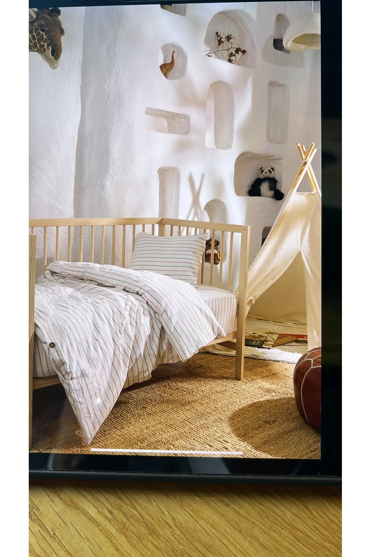 Bebek Nevresim Seti Çizgili Antrasit - Kırmızı Çizgili