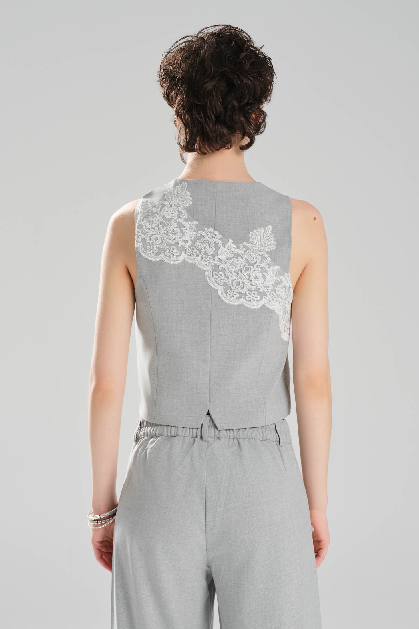 Kadın Dantel Aplikeli Tasarım Slim Fit Yelek