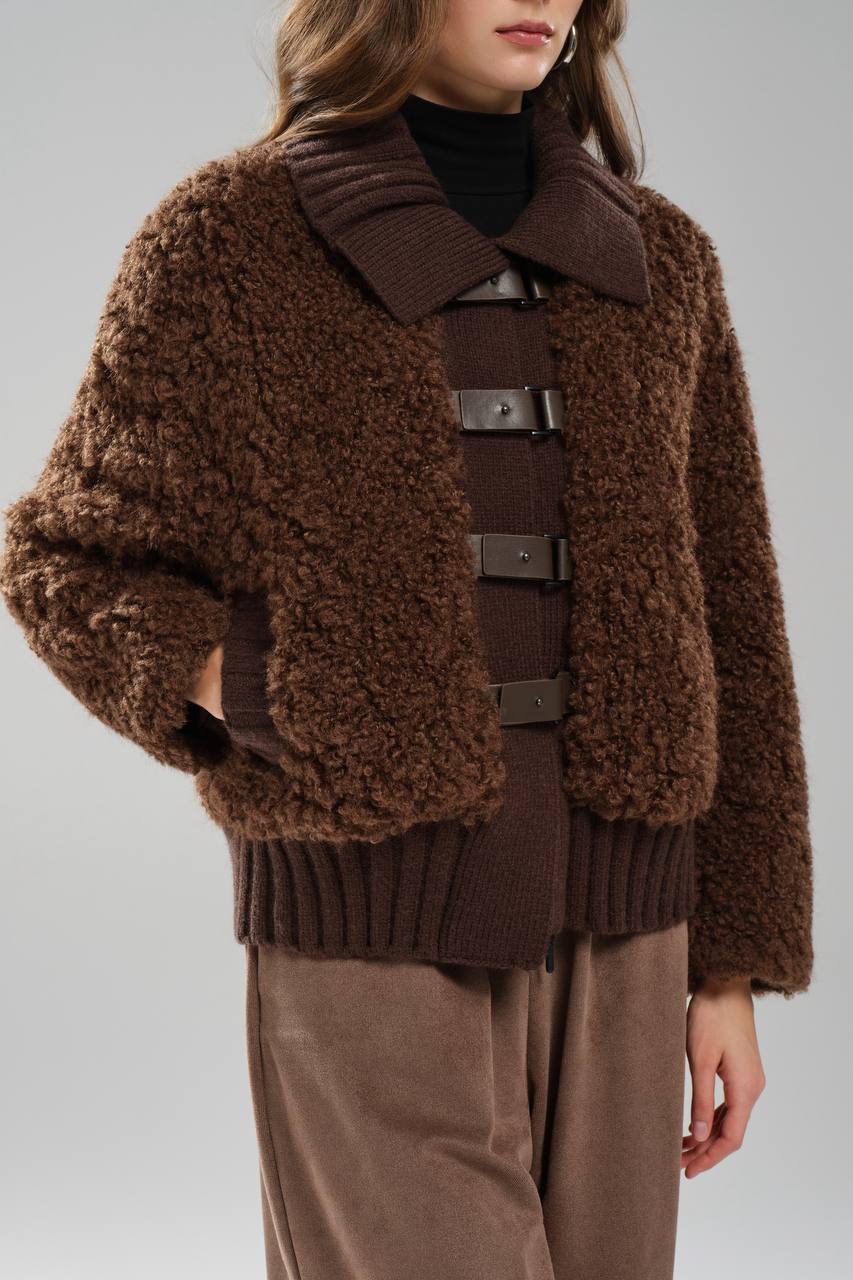 Kadın Peluş Kumaş Yakası Triko Ön Kapaması Deri Toka Detaylı Tasarım Mont Kaban