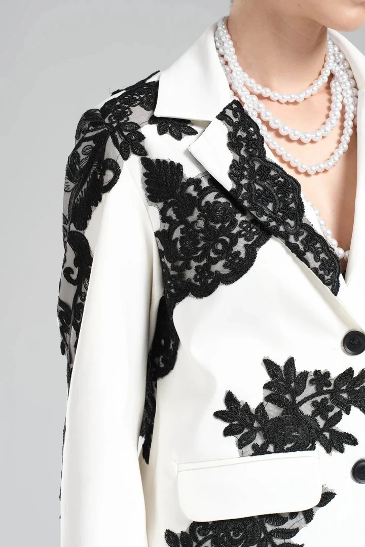 Kadın Dantel Aplikeli Tasarım Blazer Ceket