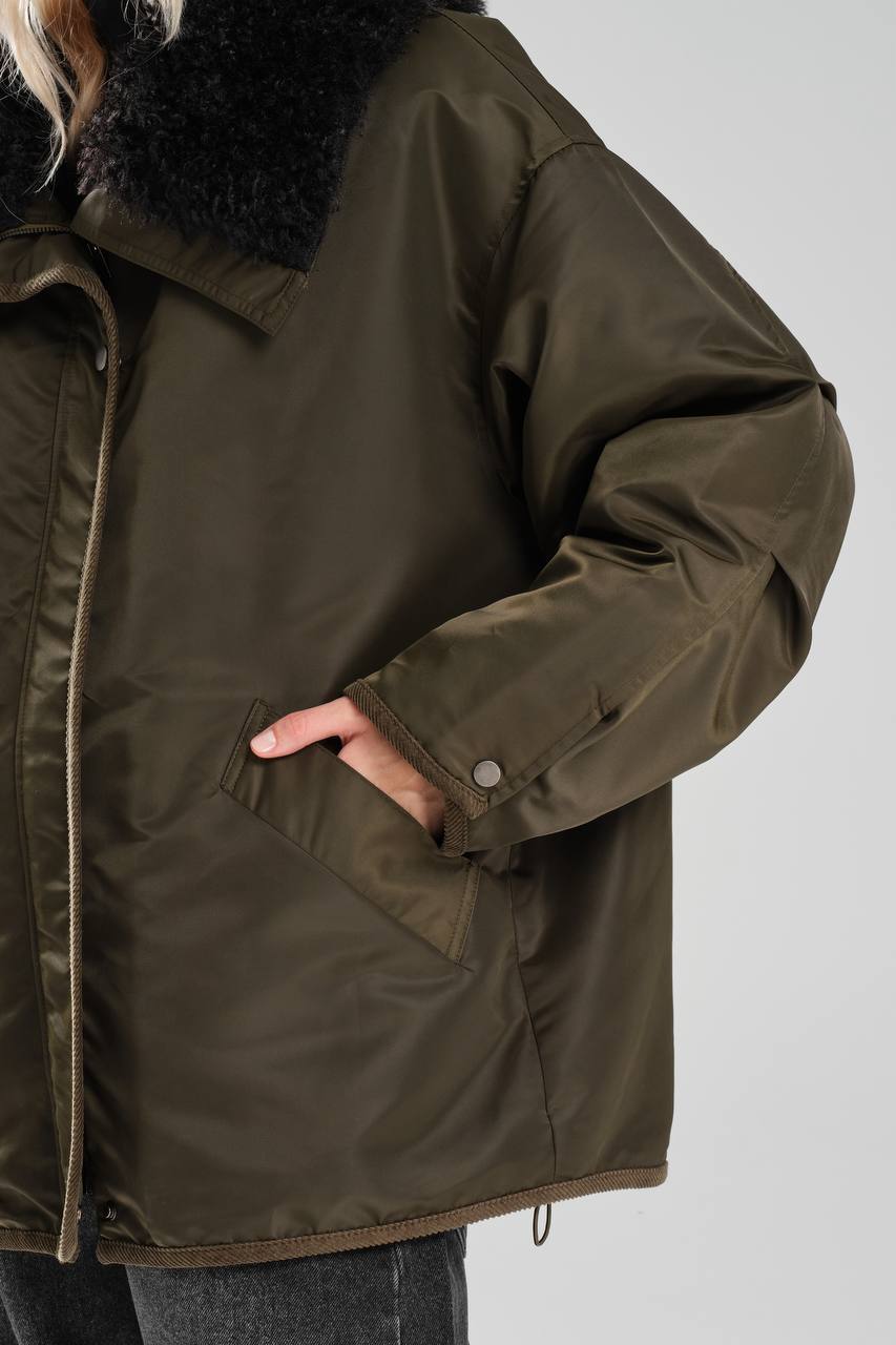 Kadın Yakası Kürklü İç Kısmı Peluş Astarlı Su Geçirmez Tasarım Mont Kaban