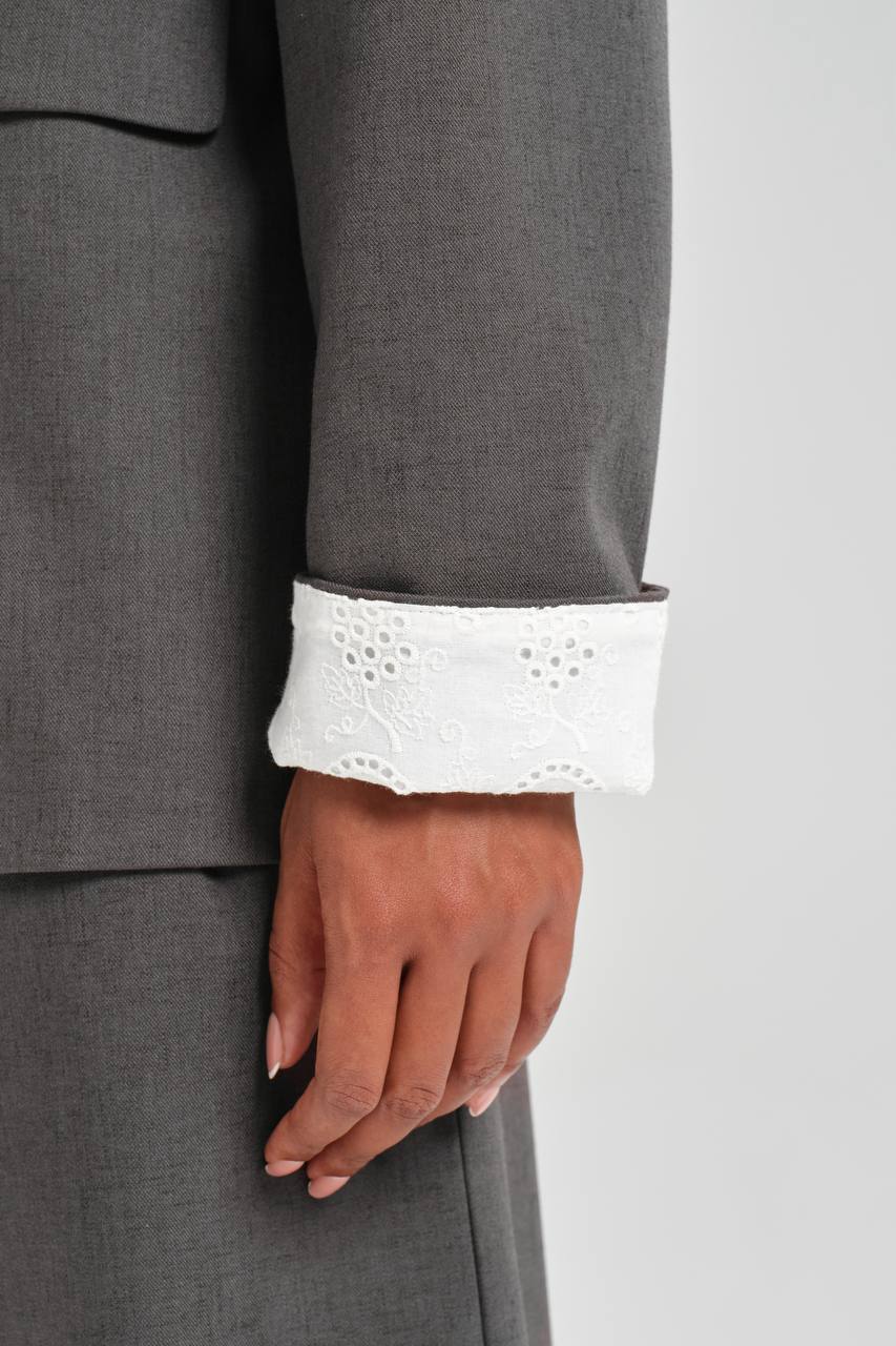 Kadın Dantel Detaylı Kruvaze Kapama Tasarım Ceket