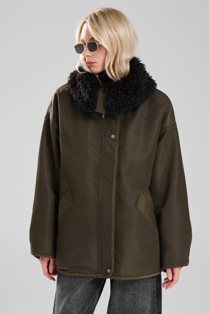 Kadın Yakası Kürklü İç Kısmı Peluş Astarlı Su Geçirmez Tasarım Mont Kaban