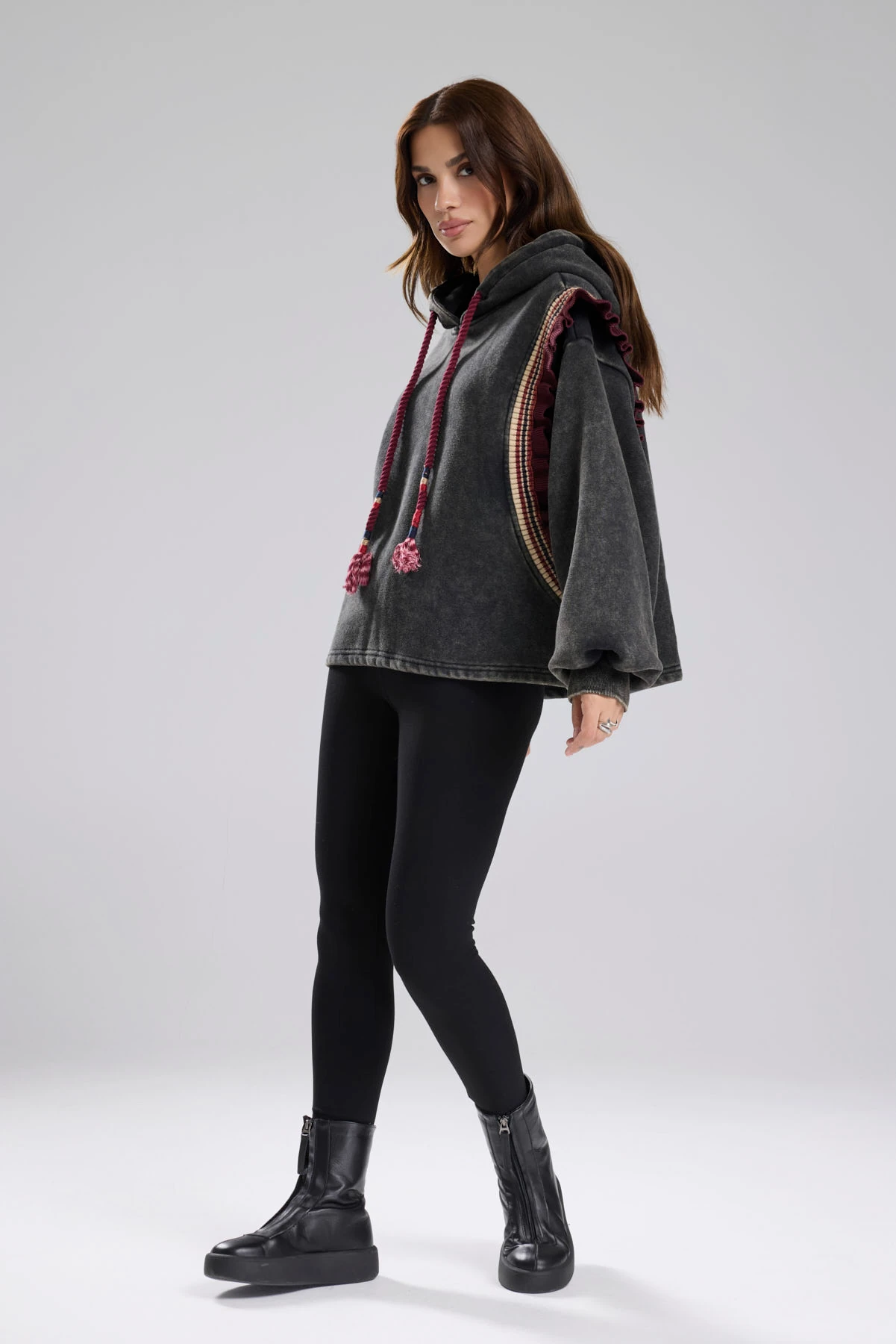 Kadın Yıkamalı Kolları Triko Fır Fır Detaylı Kapüşonlu Tasarım Sweatshirt