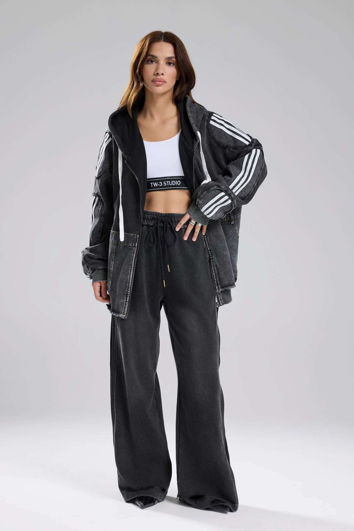 Kadın Yıkamalı Denim Garnili Kolları Şerit Detaylı Oversize Kapşonlu Tasarım Ceket