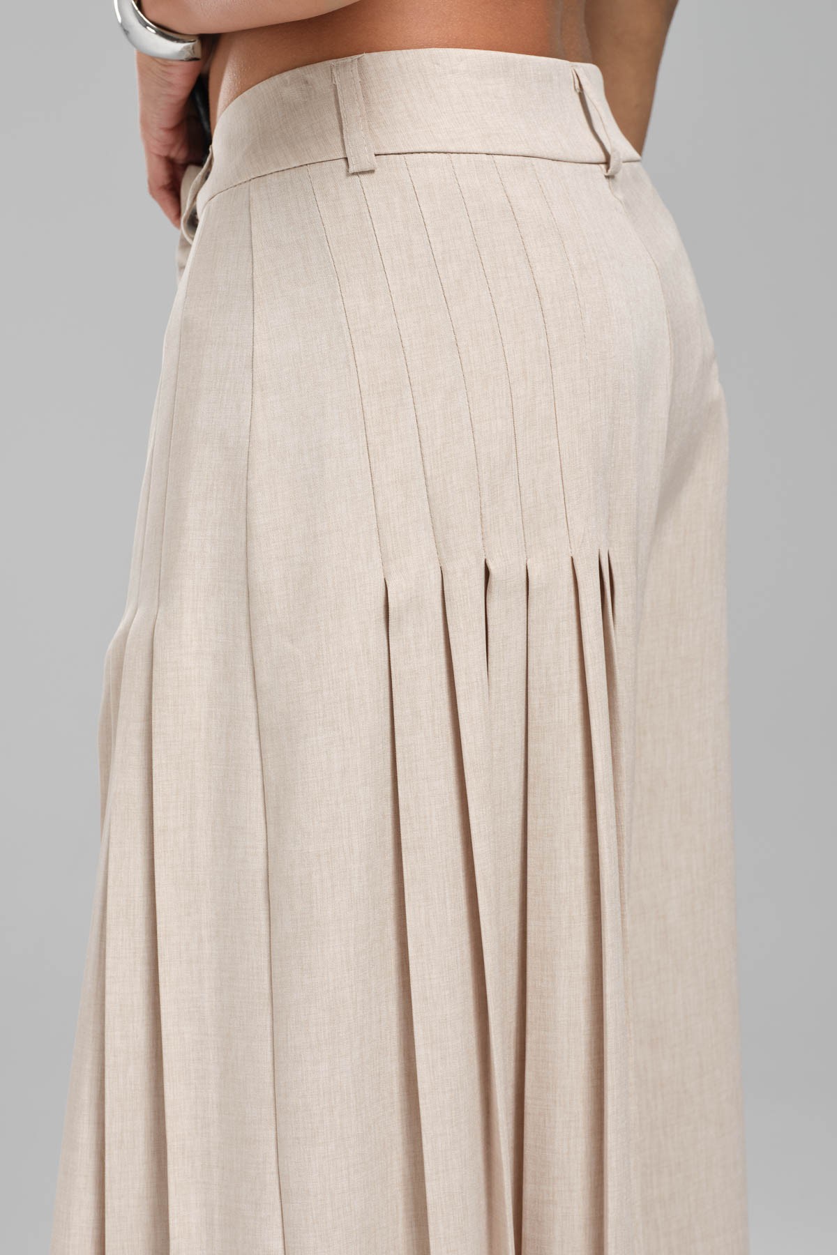 Women's Front and Back Pleated Design Trousers