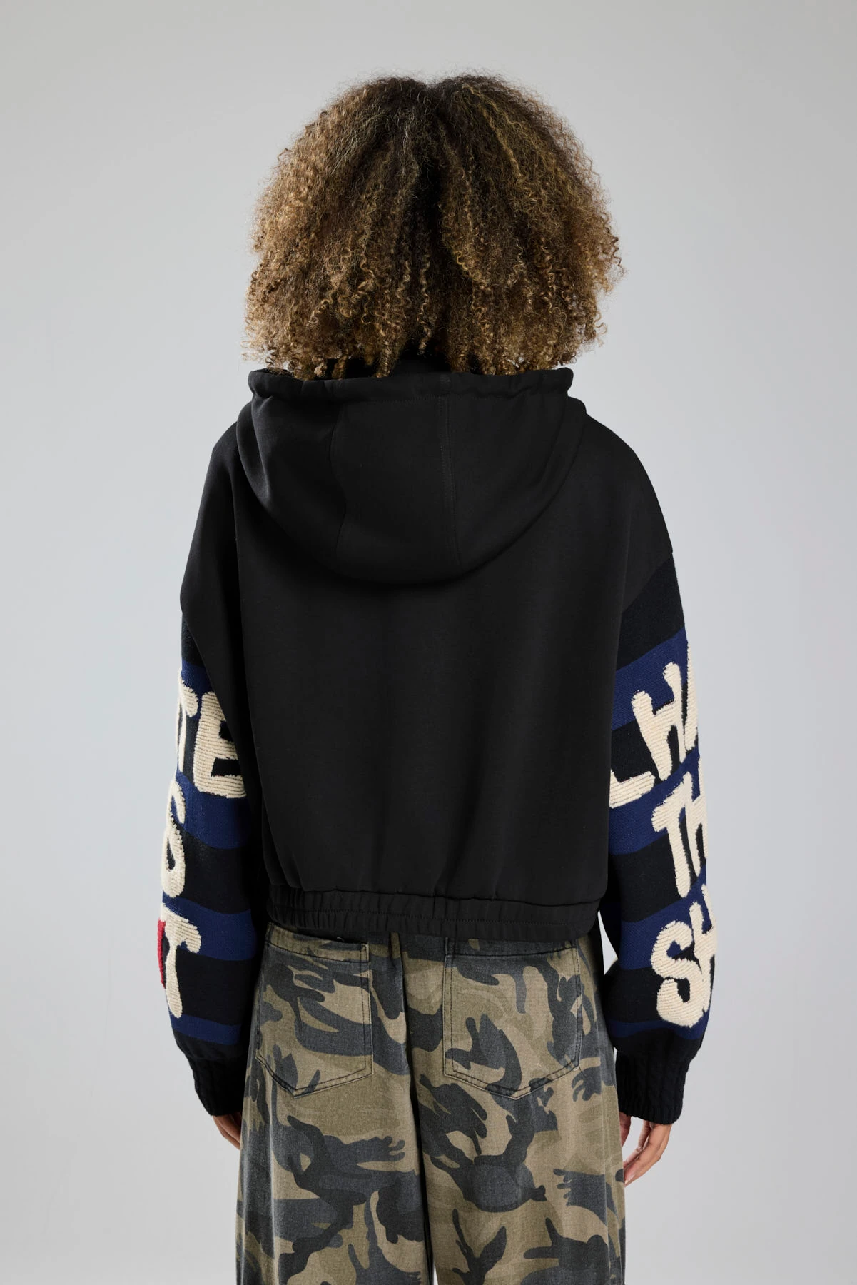 Kadın Kolları Triko Detaylı İçi Astarlı Kapüşonlu Tasarım Ceket