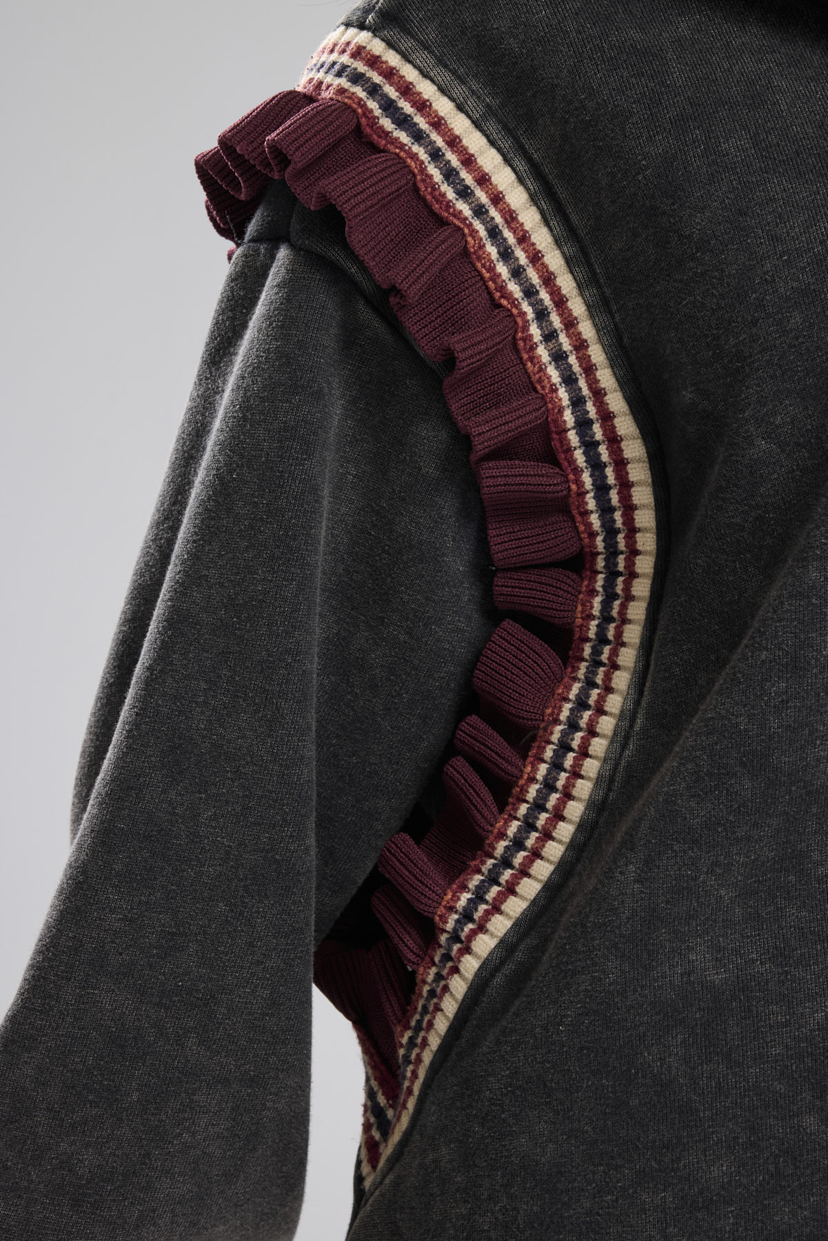 Kadın Yıkamalı Kolları Triko Fır Fır Detaylı Kapüşonlu Tasarım Sweatshirt