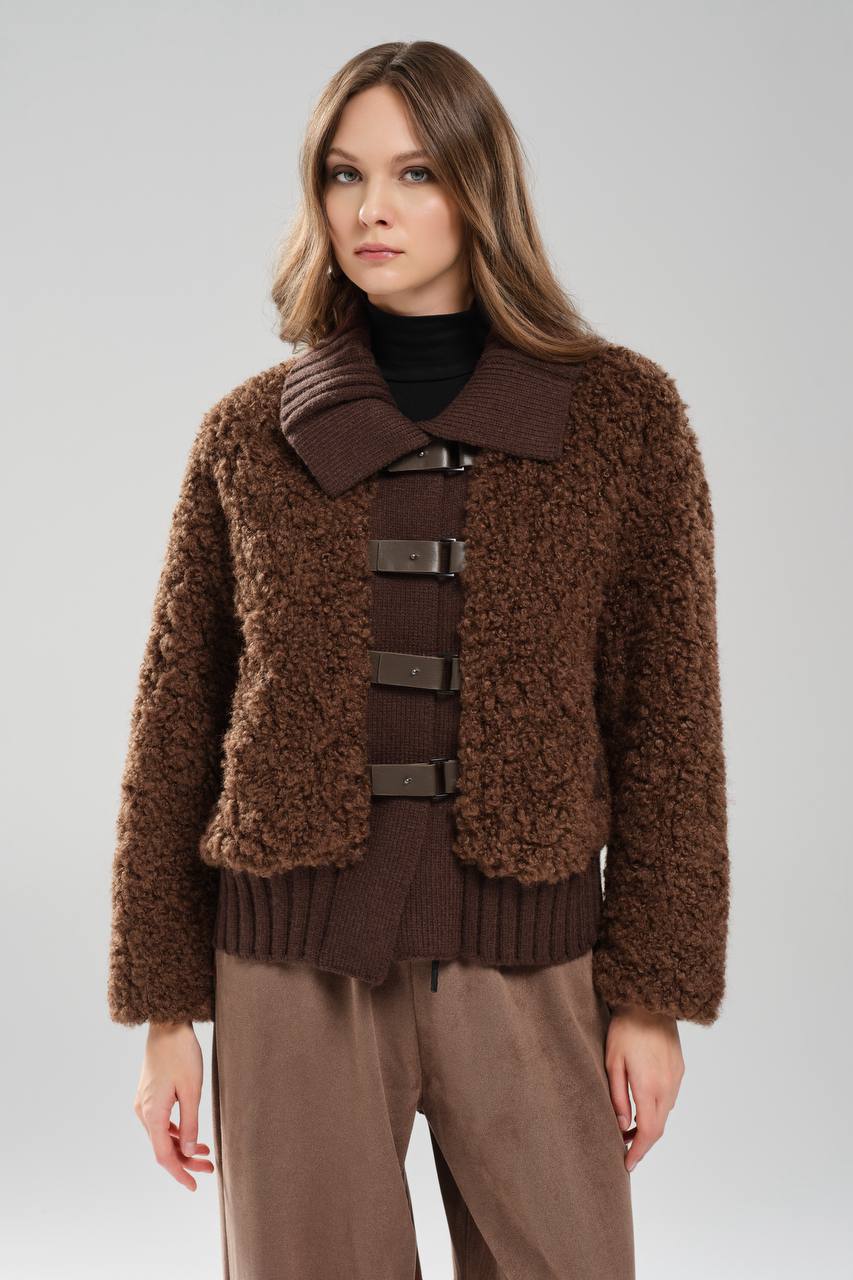 Kadın Peluş Kumaş Yakası Triko Ön Kapaması Deri Toka Detaylı Tasarım Mont Kaban