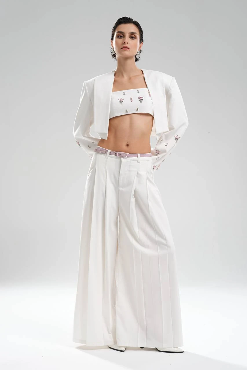 Kadın Kolları Elişleme Detaylı Tasarım Crop Blazer Ceket