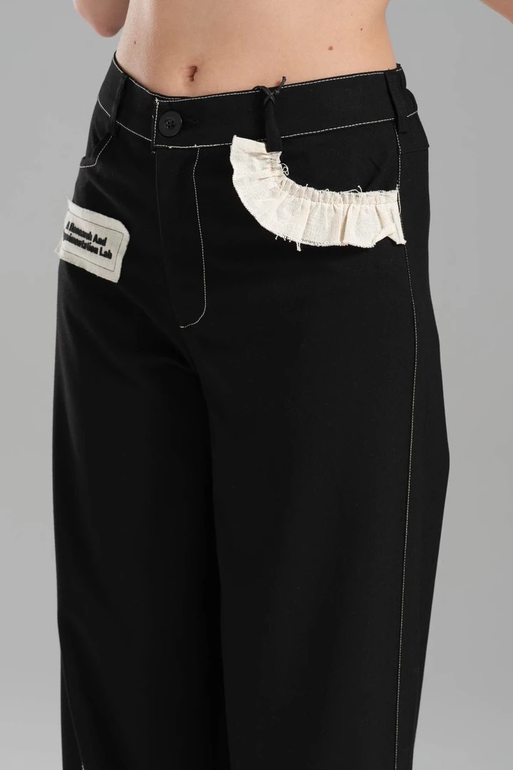 Women's Woven Fabric Back Waistband Elastic Design Trousers