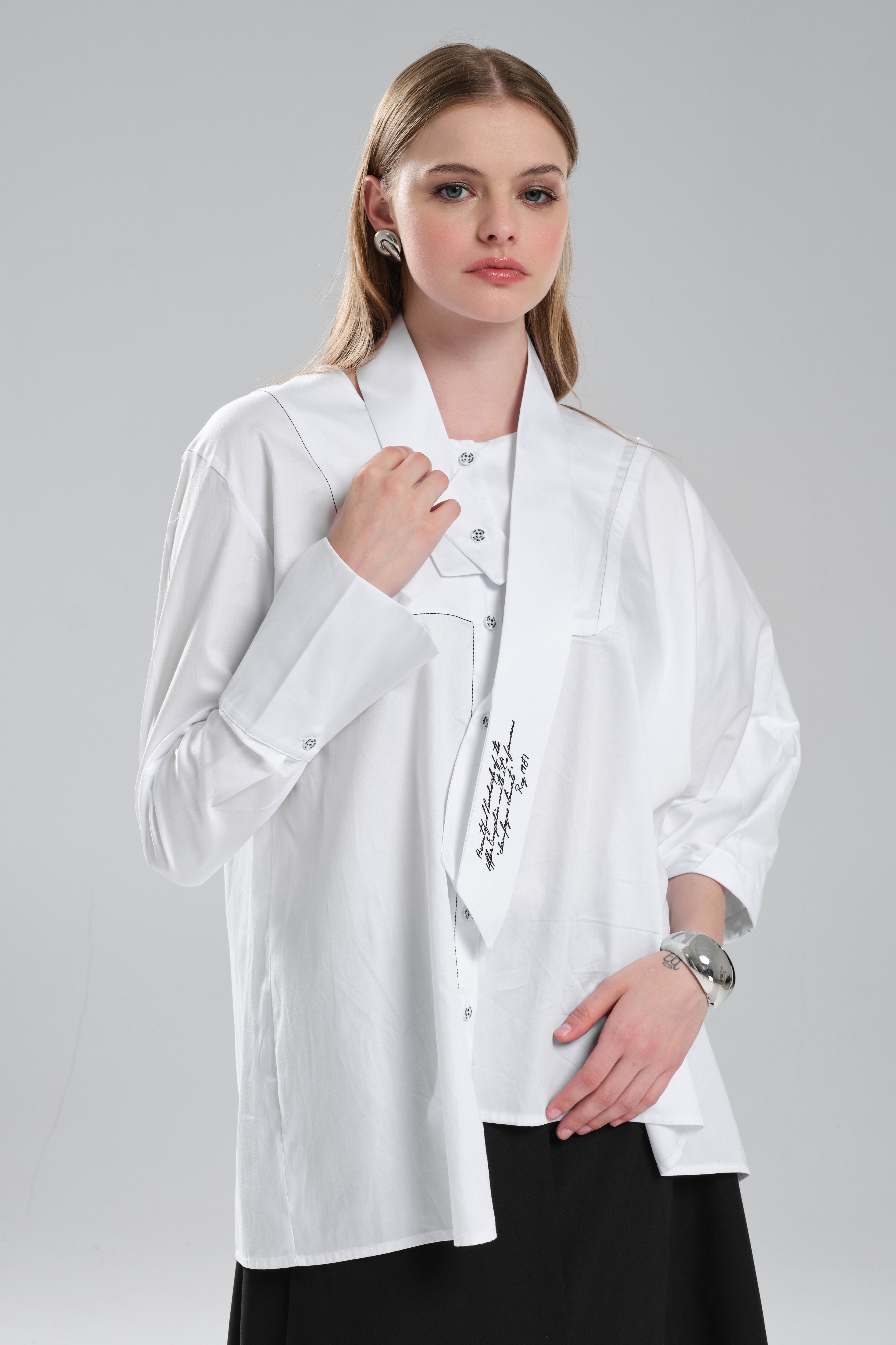Kadın Çıkarılabilir Yaka Detaylı Oversize Tasarım Gömlek