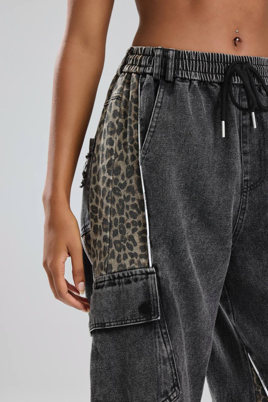 Kadın Leopar Baskılı Ara Biyeli Detaylı Tasarım Jean Pantolon