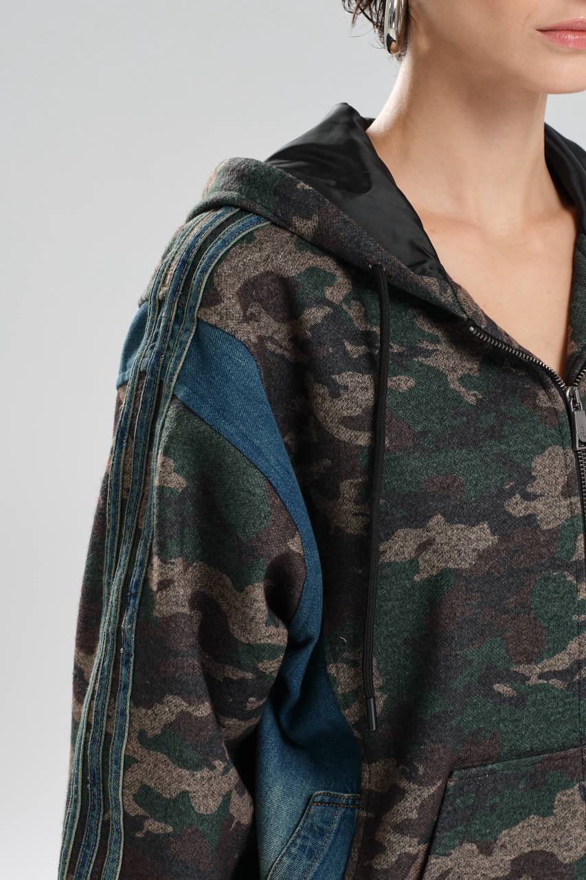 Kadın Kamuflaj Desenli Denim Garnili Kapüşonlu Tasarım Ceket