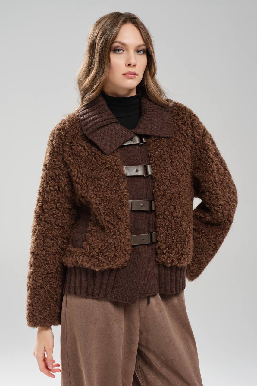 Kadın Peluş Kumaş Yakası Triko Ön Kapaması Deri Toka Detaylı Tasarım Mont Kaban