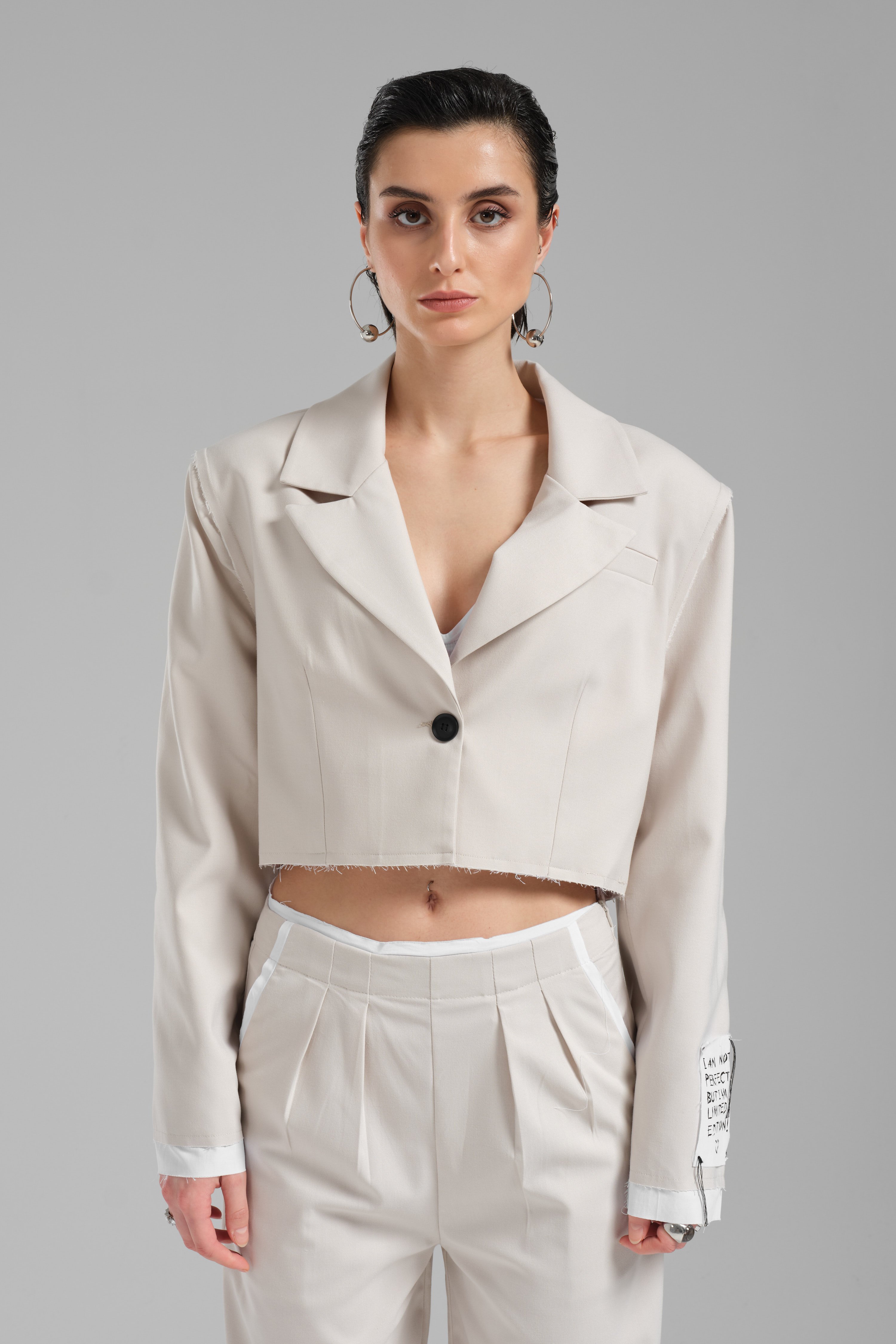 Kadın Aplike Detaylı Tasarım Crop Blazer Ceket