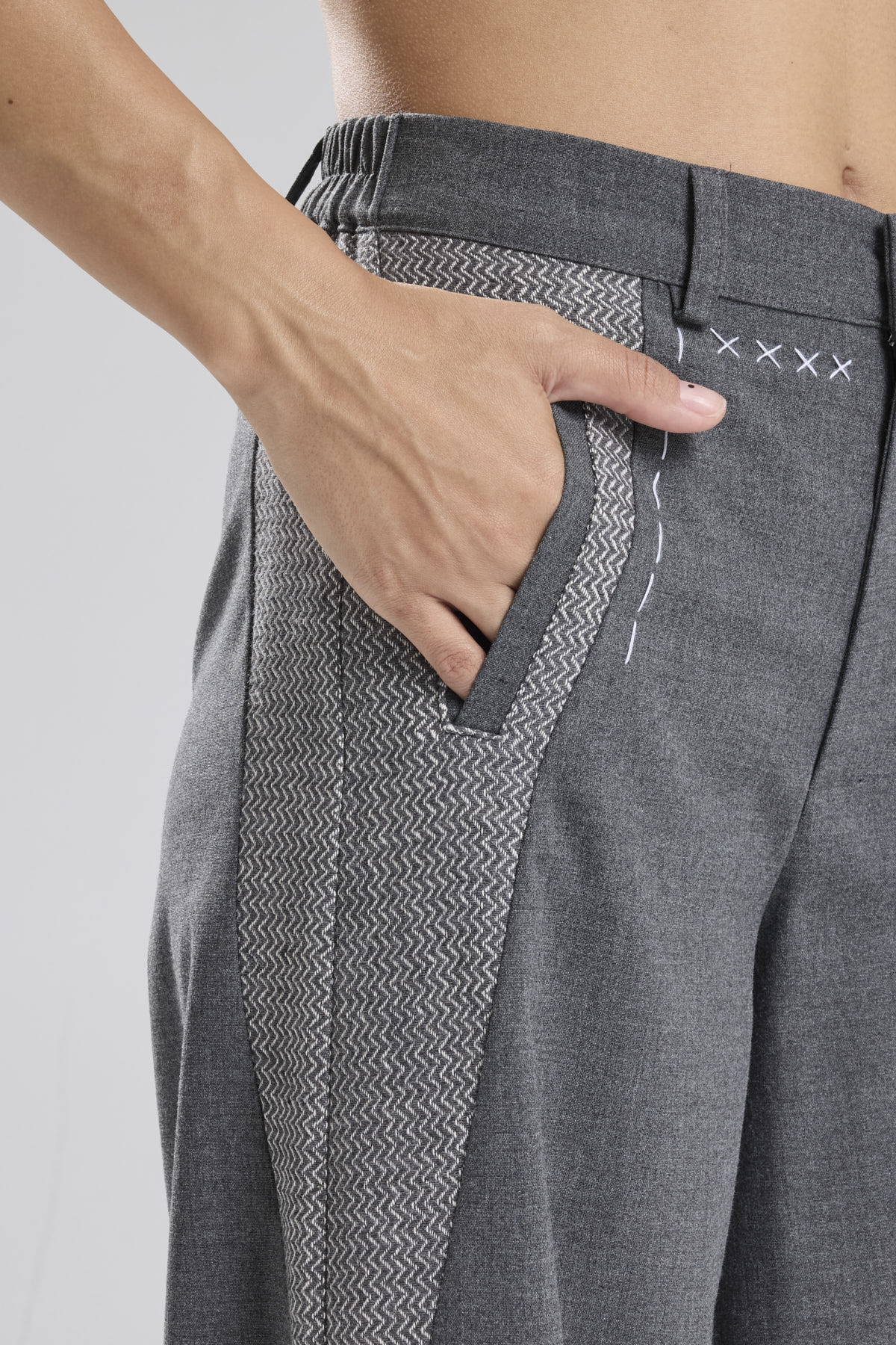 Kadın Tüvit Kumaş Detaylı Tasarım Pantolon