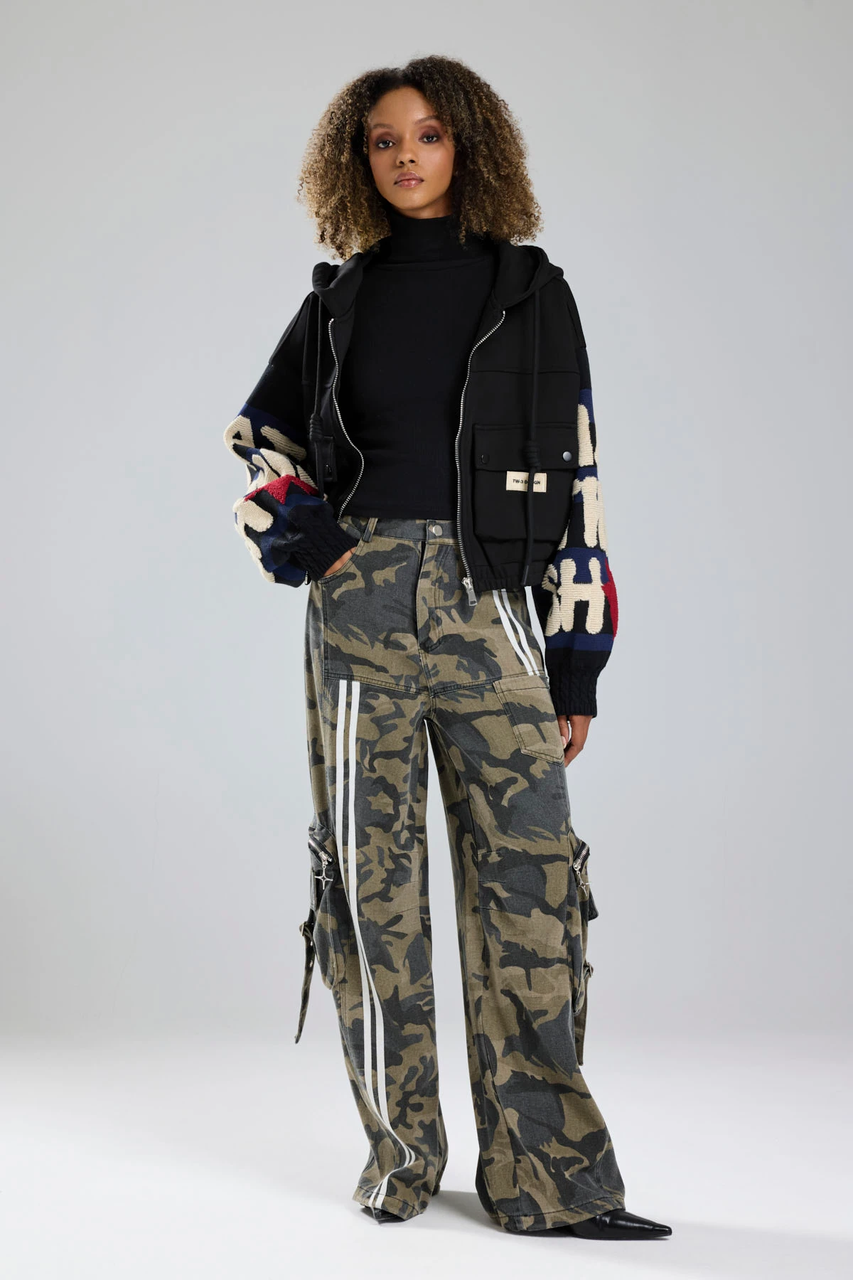 Kadın Kolları Triko Detaylı İçi Astarlı Kapüşonlu Tasarım Ceket