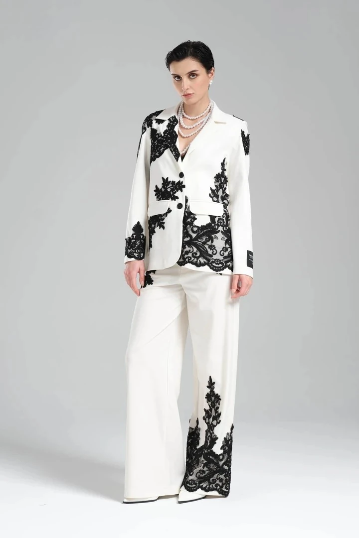 Kadın Dantel Aplikeli Tasarım Blazer Ceket