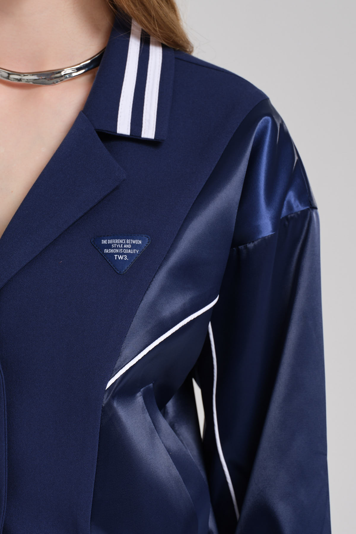 Kadın Şerit Detaylı Saten Kumaş Garnili Tasarım Blazer Ceket