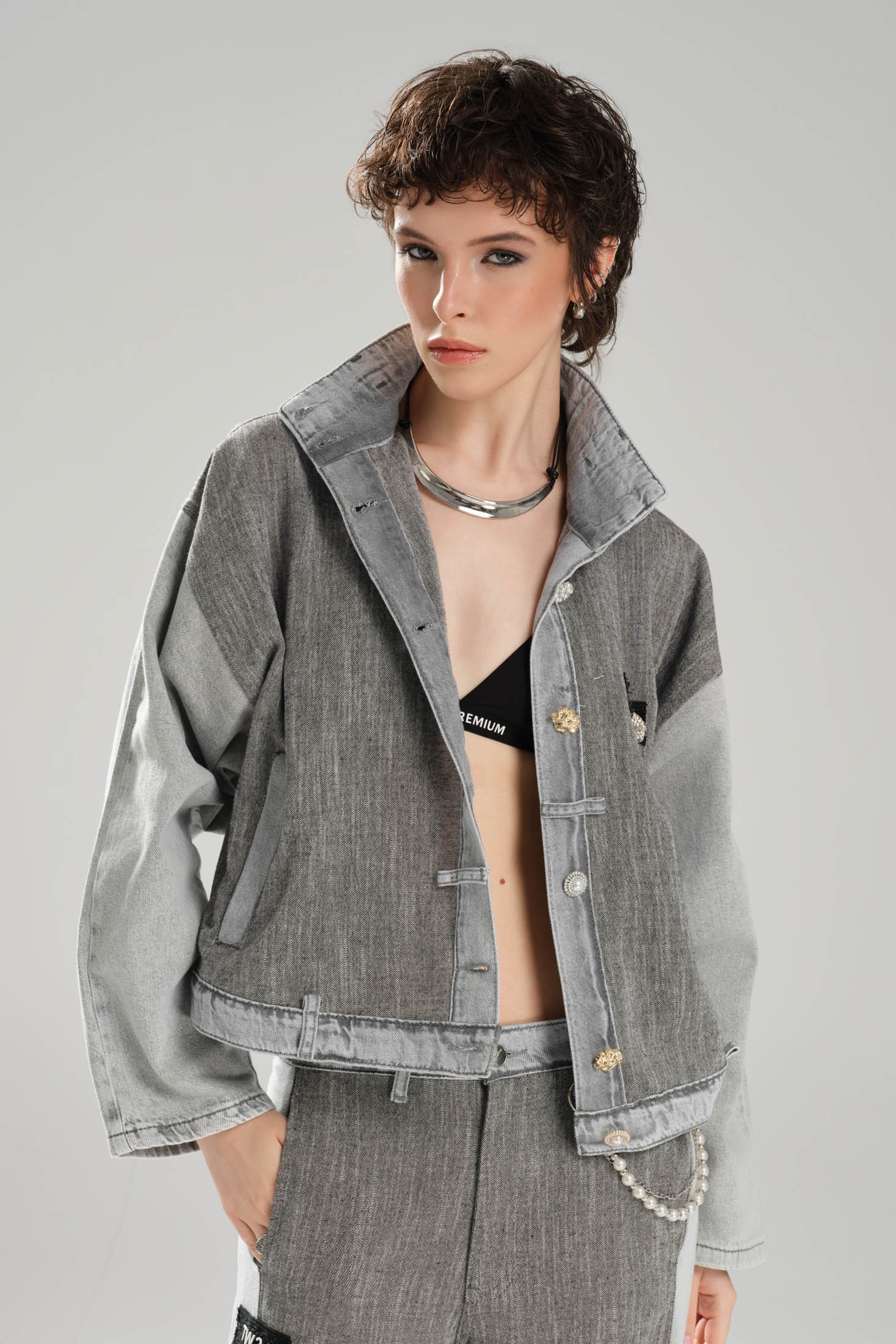 Kadın Taşlı Düğmeli Denim Kumaş Garnili Tasarım Ceket 