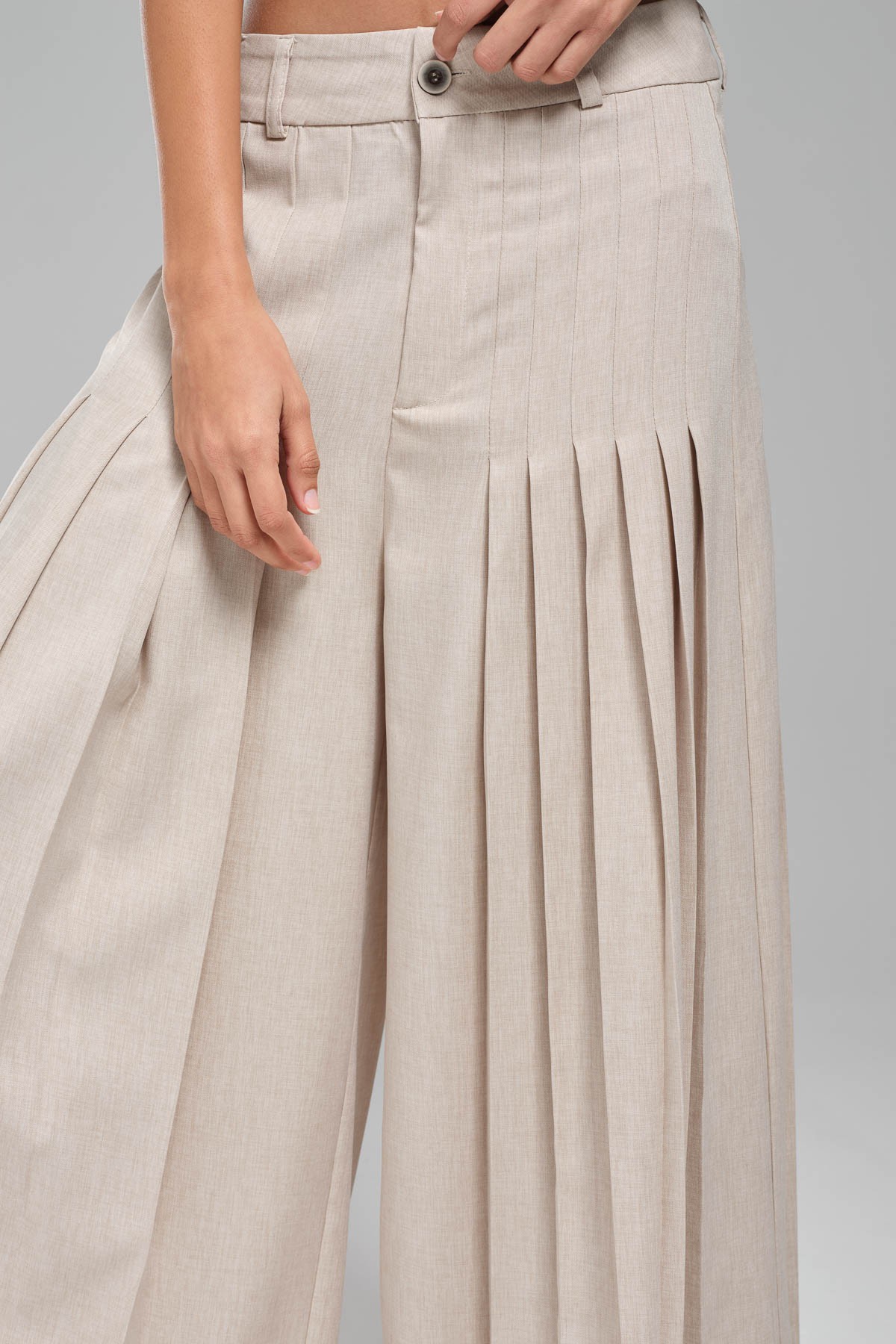 Women's Front and Back Pleated Design Trousers