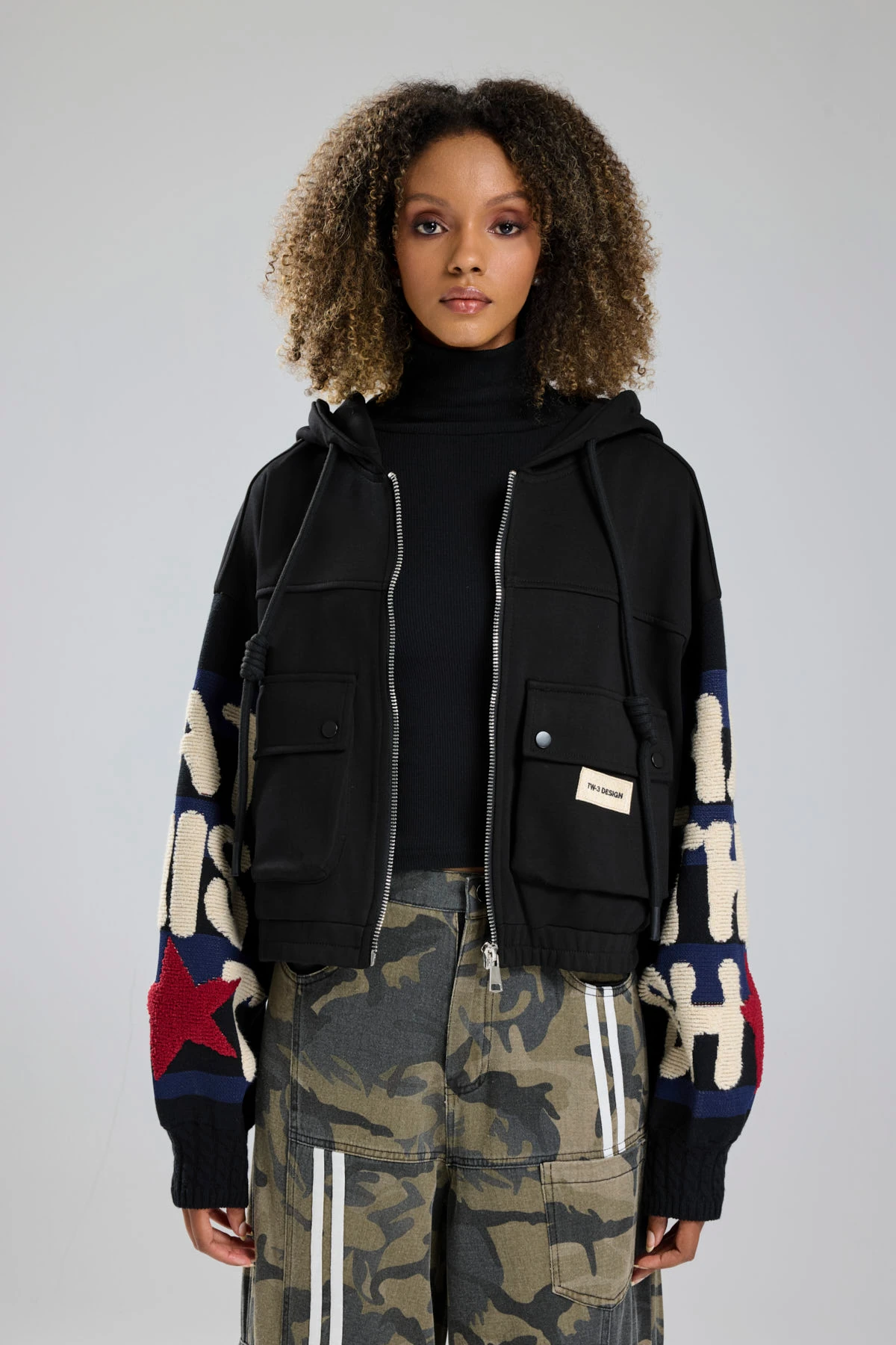 Kadın Kolları Triko Detaylı İçi Astarlı Kapüşonlu Tasarım Ceket