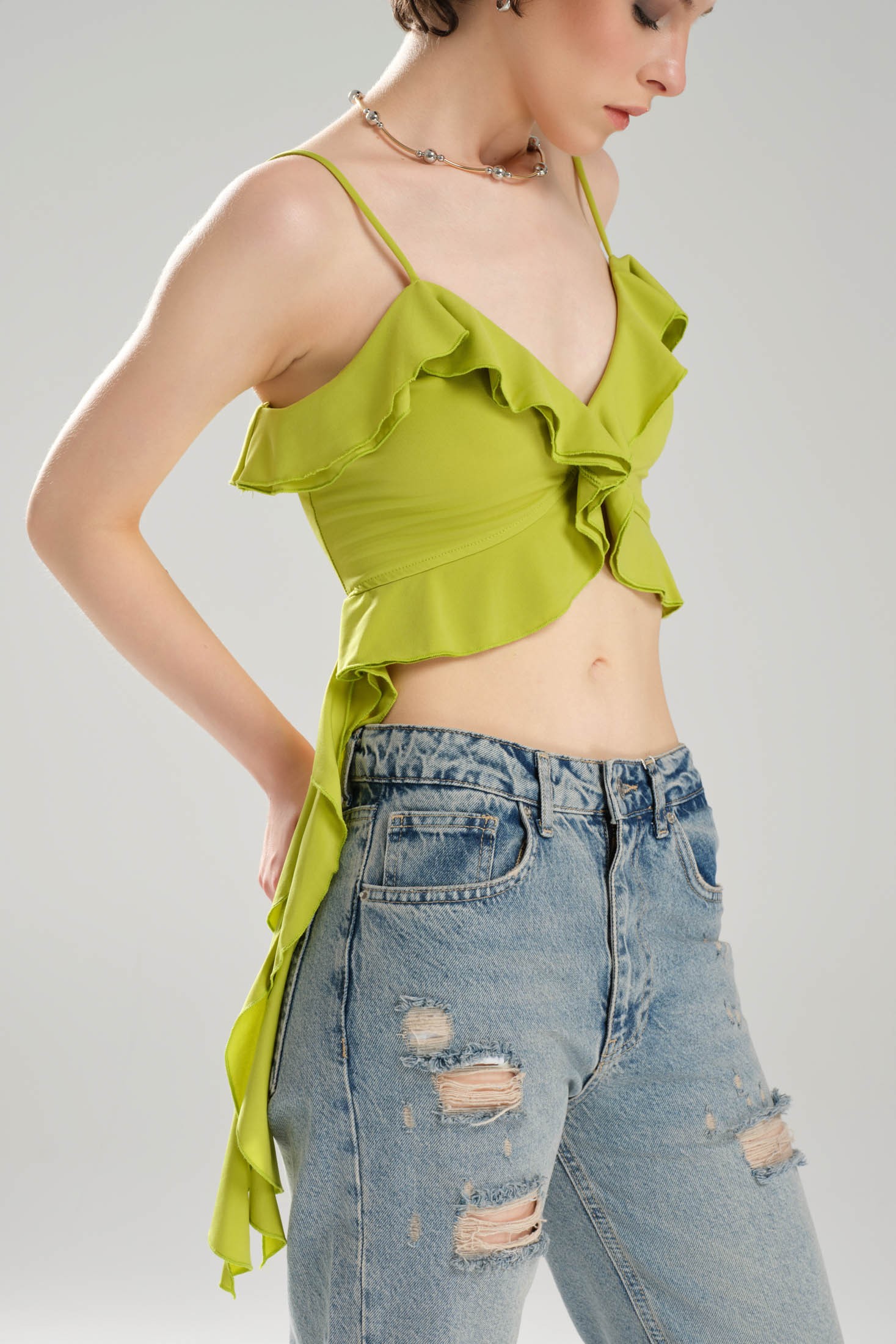 Kadın Askılı Fırfır Detaylı Tasarım Crop Bluz