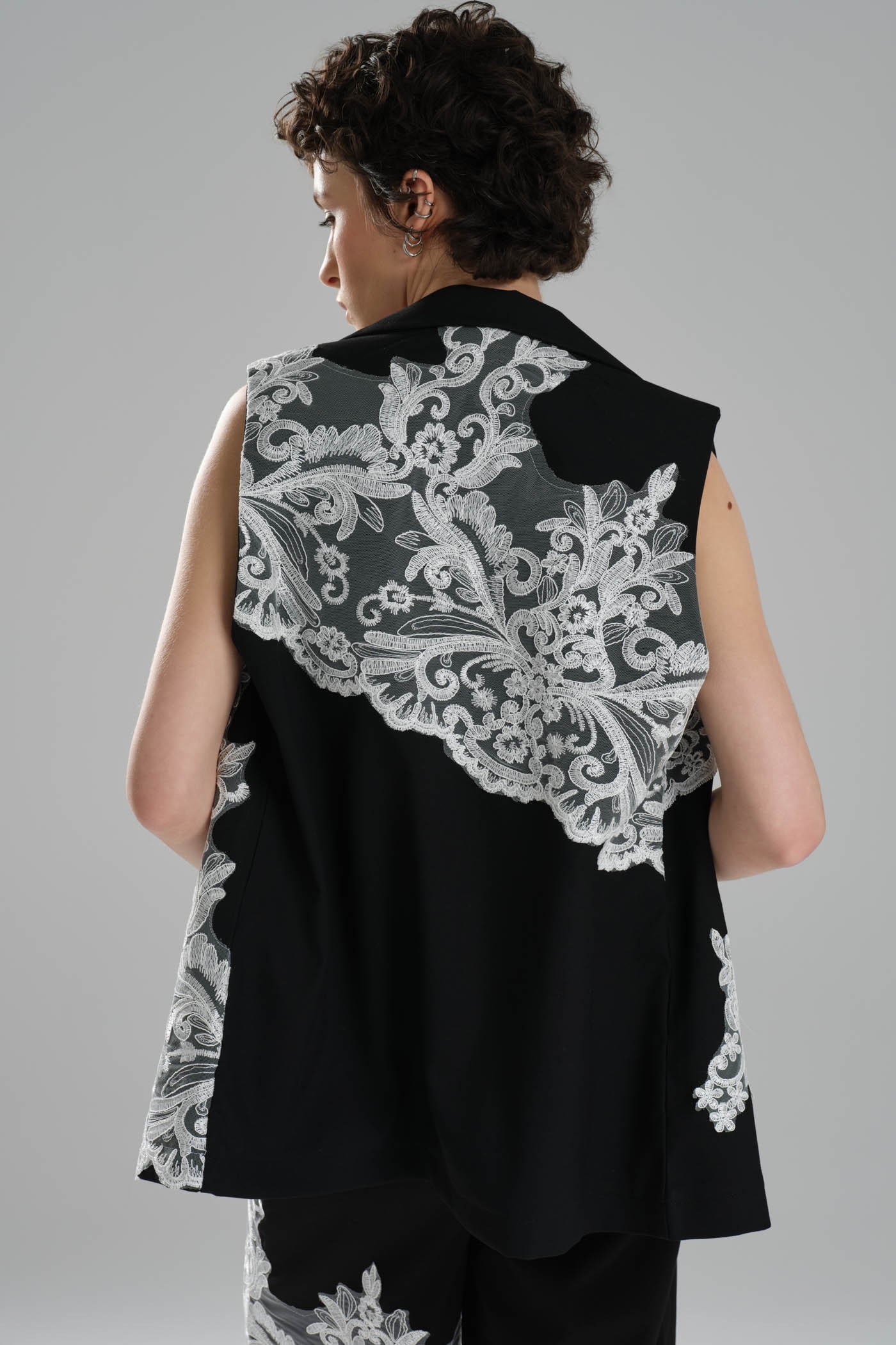 Kadın Dantel Aplikeli Tasarım Oversize Yelek