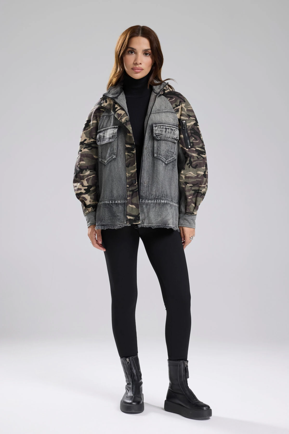 Kadın Denim ve Kamuflaj Kumaş Garnili Tasarım Oversize Ceket