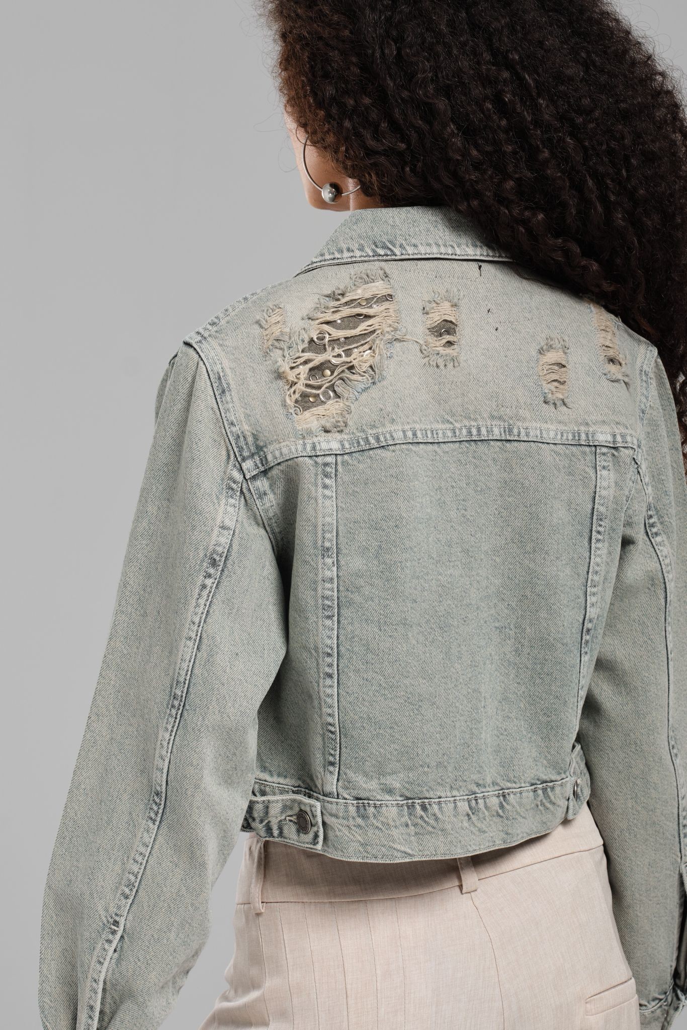 Kadın Yırtık Detaylı Yapıştırma Taşlı Tasarım Denim Ceket