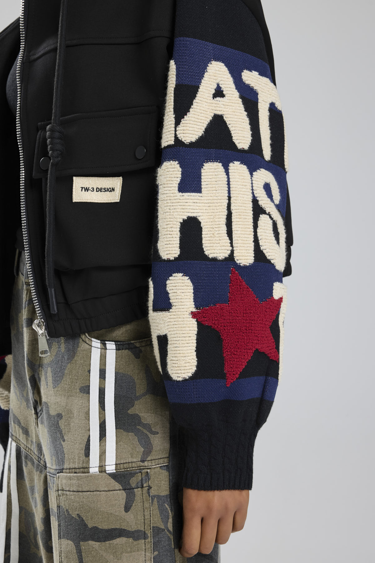 Kadın Kolları Triko Detaylı İçi Astarlı Kapüşonlu Tasarım Ceket