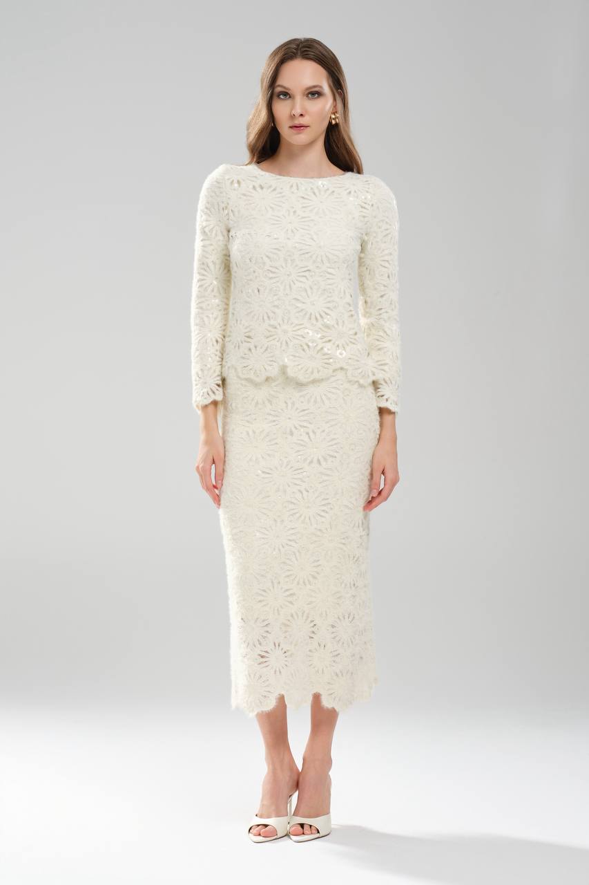 Kadın İki Parça Etek ve Bluz Triko İçi Astarlı Yakası El İşlemeli Tasarım Triko Takım