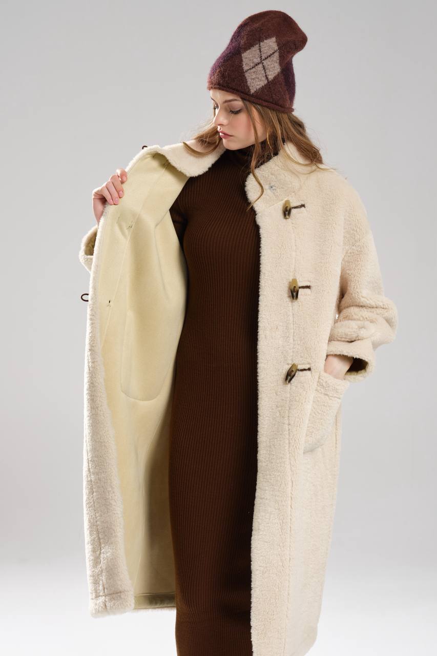 Kadın Peluş Kumaş İçi Süet Kemik Düğme Detaylı Tasarım Uzun Mont Kaban